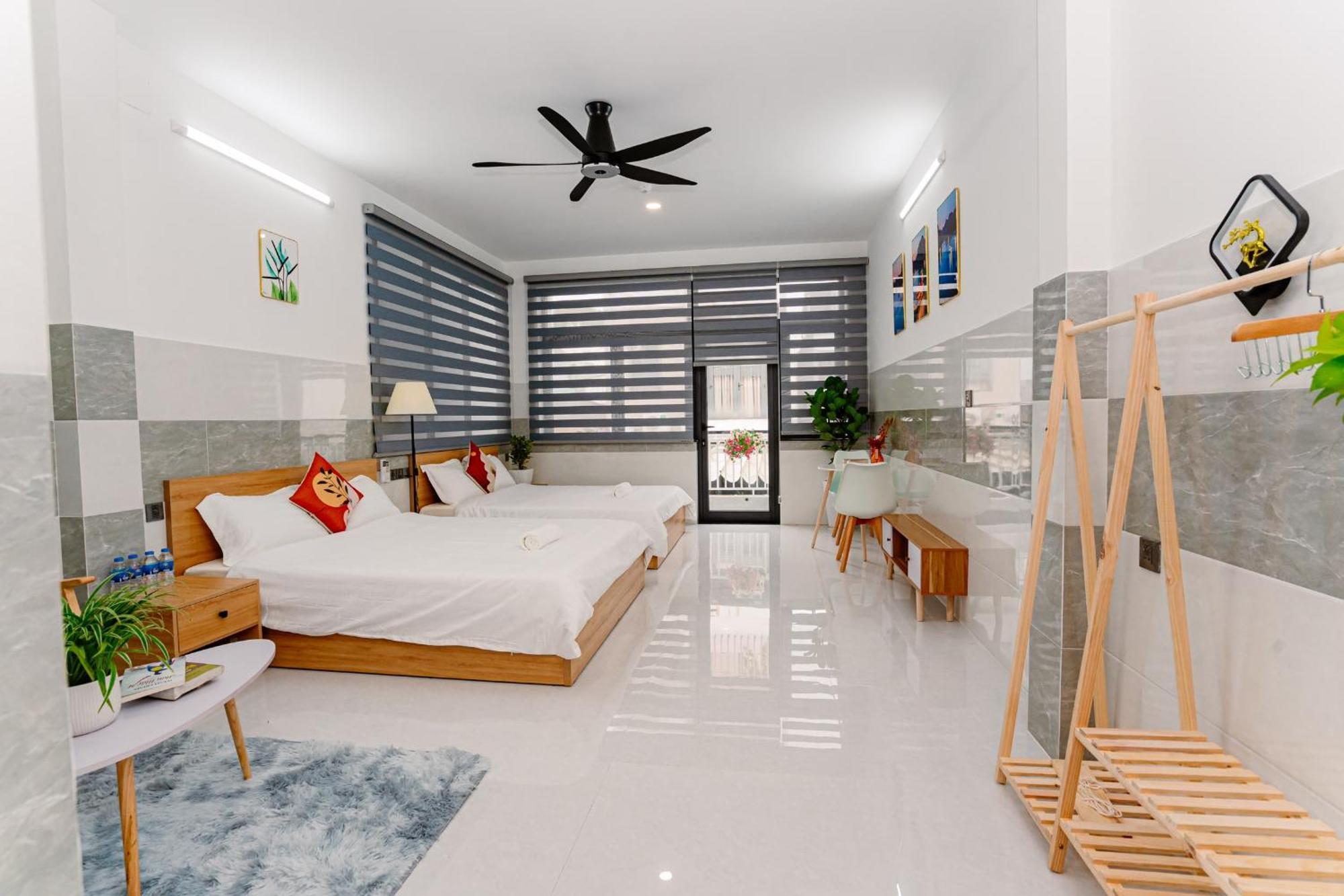 Aloha Saigon Premium By Local Travel Experts - Newly Opened, Less-touristy Location, Spacious Rooms, Glass Shower Bathroom, Free Breakfast & Walking Tour Hostel Ho Chi Minh City