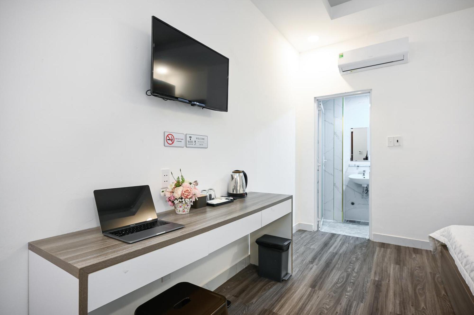 Yoko Airport Saigon 4*