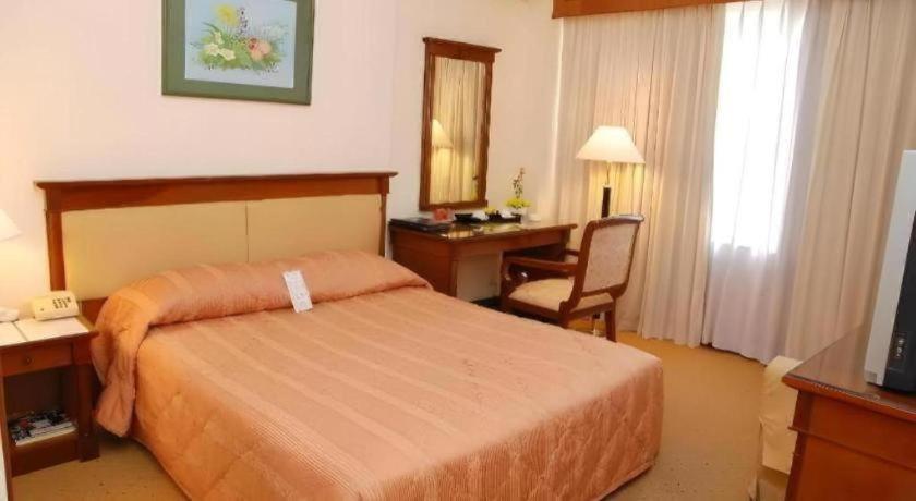 Saigon Star Hotel 4*