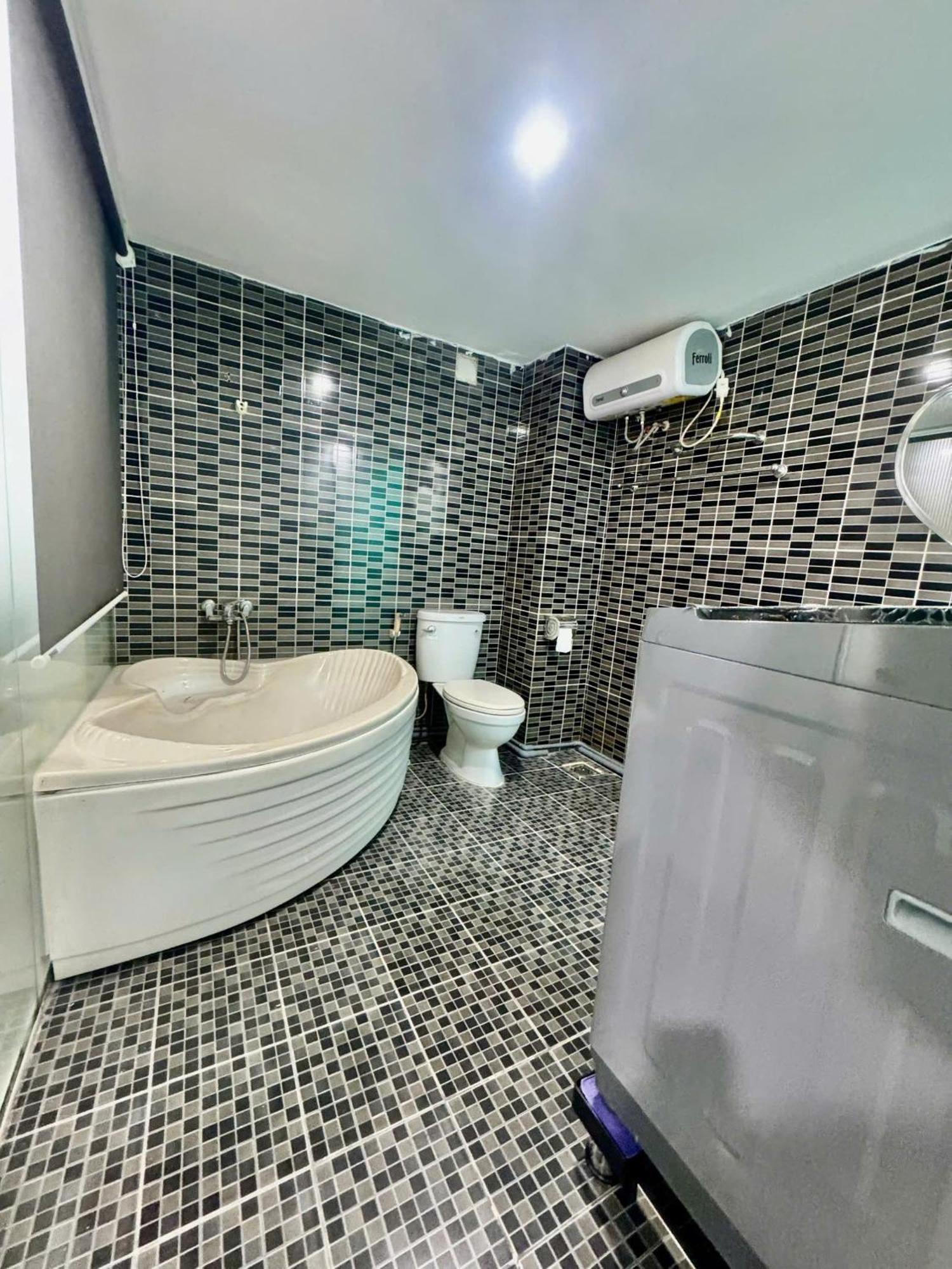127 Hoa Lan, P2, Phu Nhuan * Ho Chi Minh City