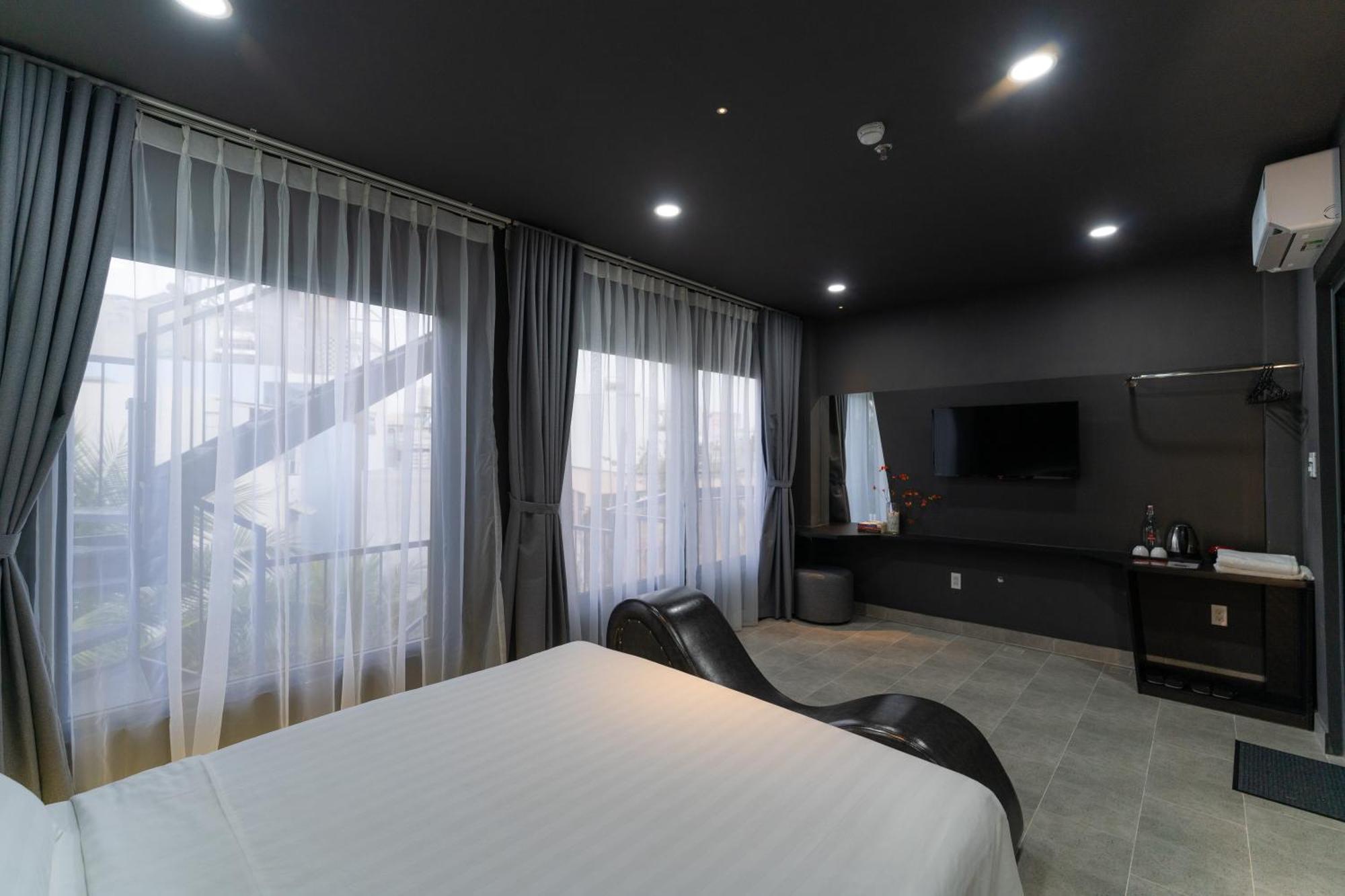 Hotel Dao Tien - Mai Xuan Thuong *