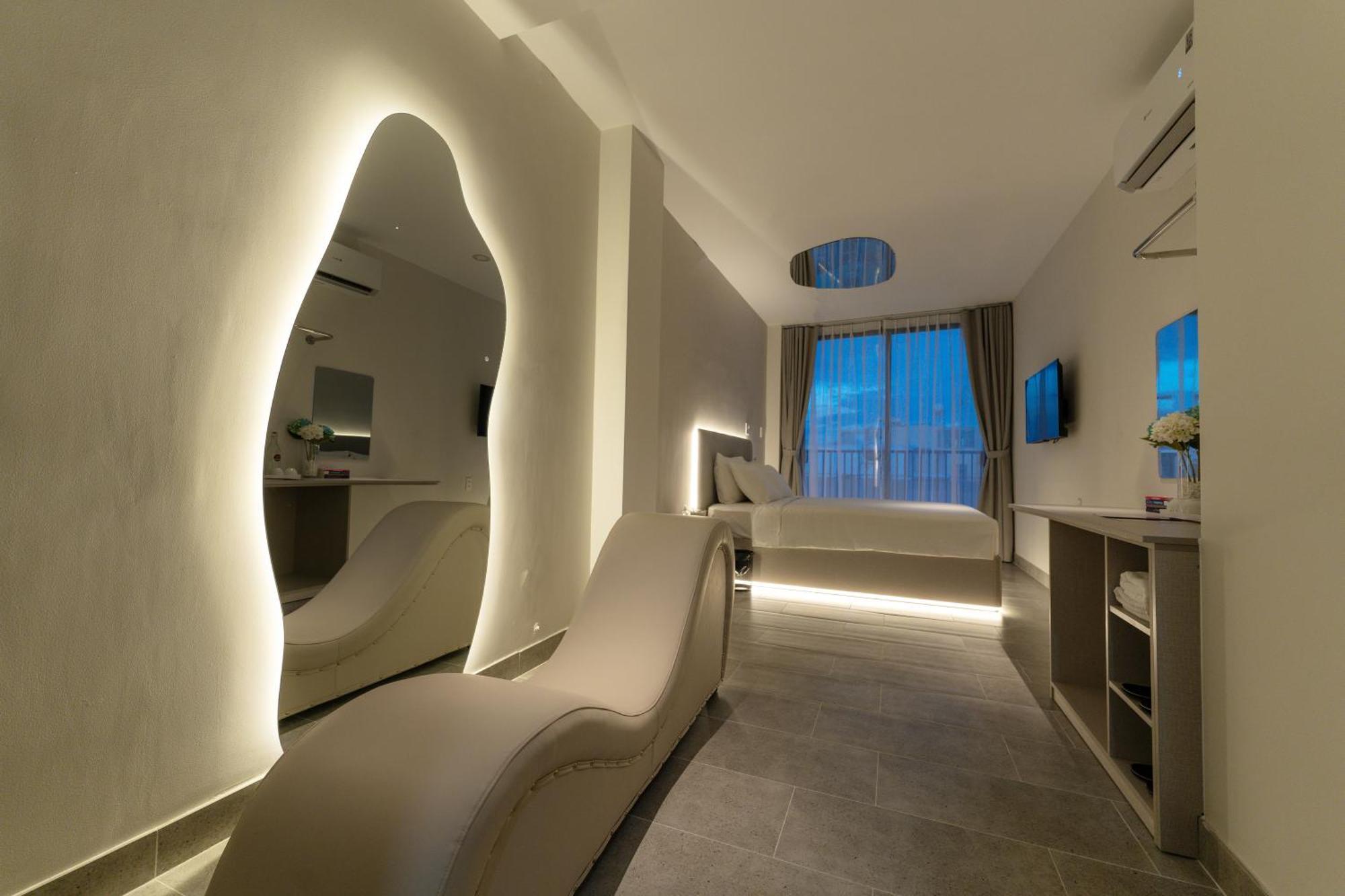 Hotel Dao Tien - Mai Xuan Thuong *