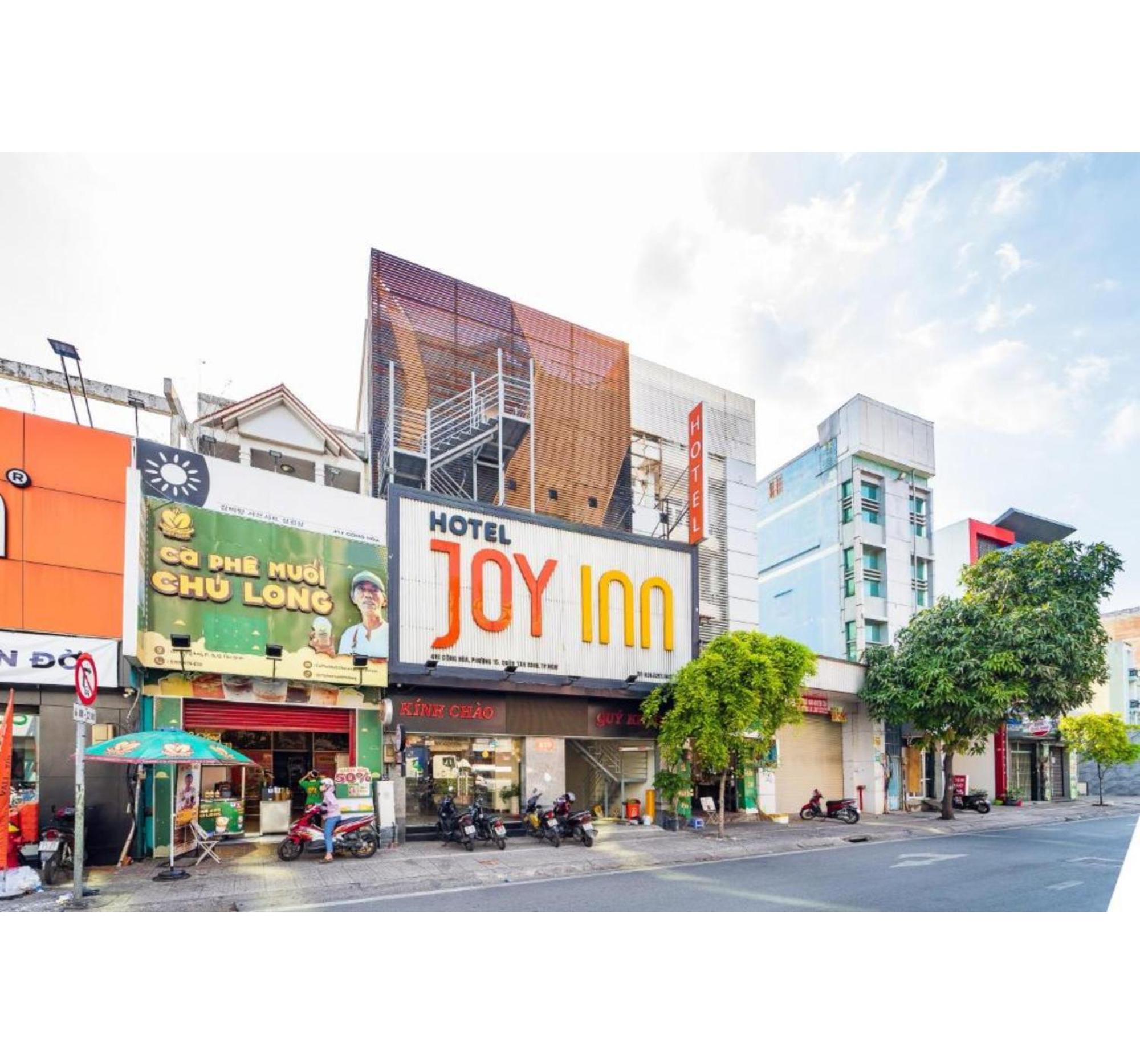 Townhouse Oak Near International Airport, District Tan Binh Apartment *