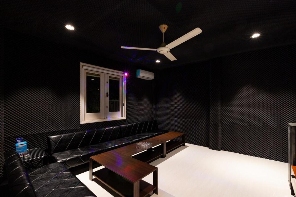 Private Apartment *
