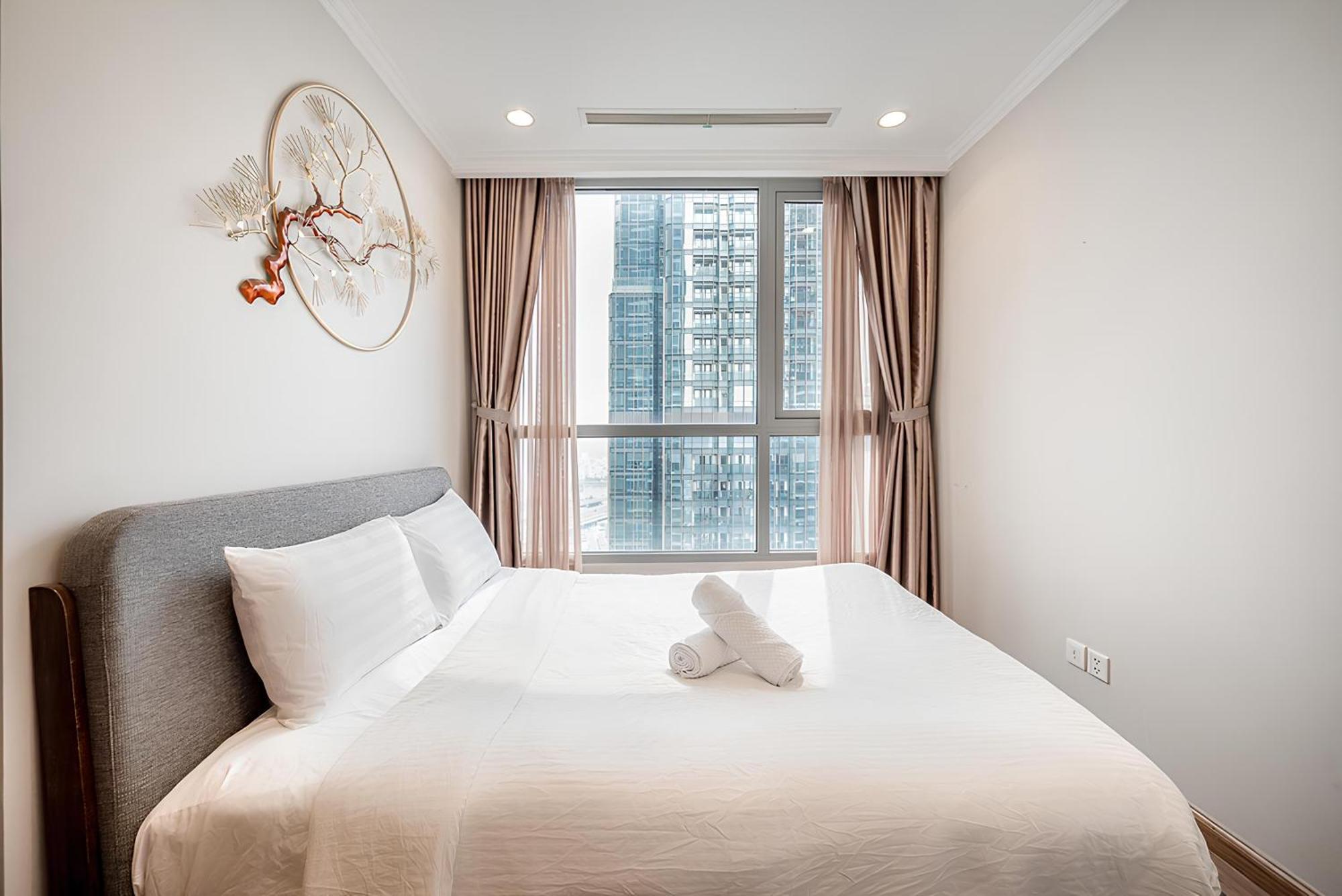 The Peninsula Landmark - Vinhomes Park *