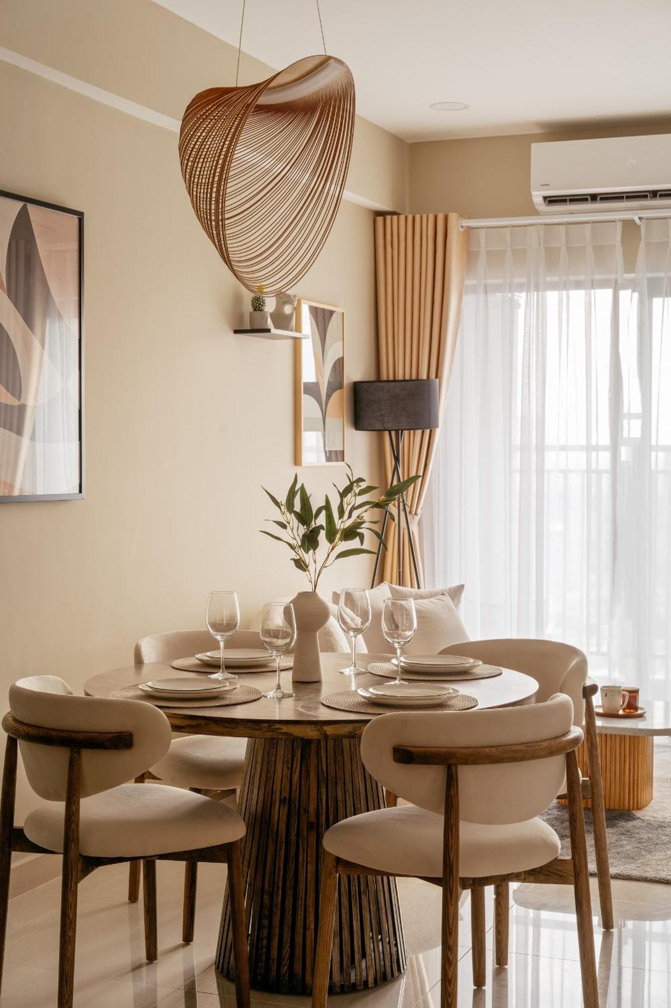 The Peninsula Landmark - Vinhomes Park Aparthotel