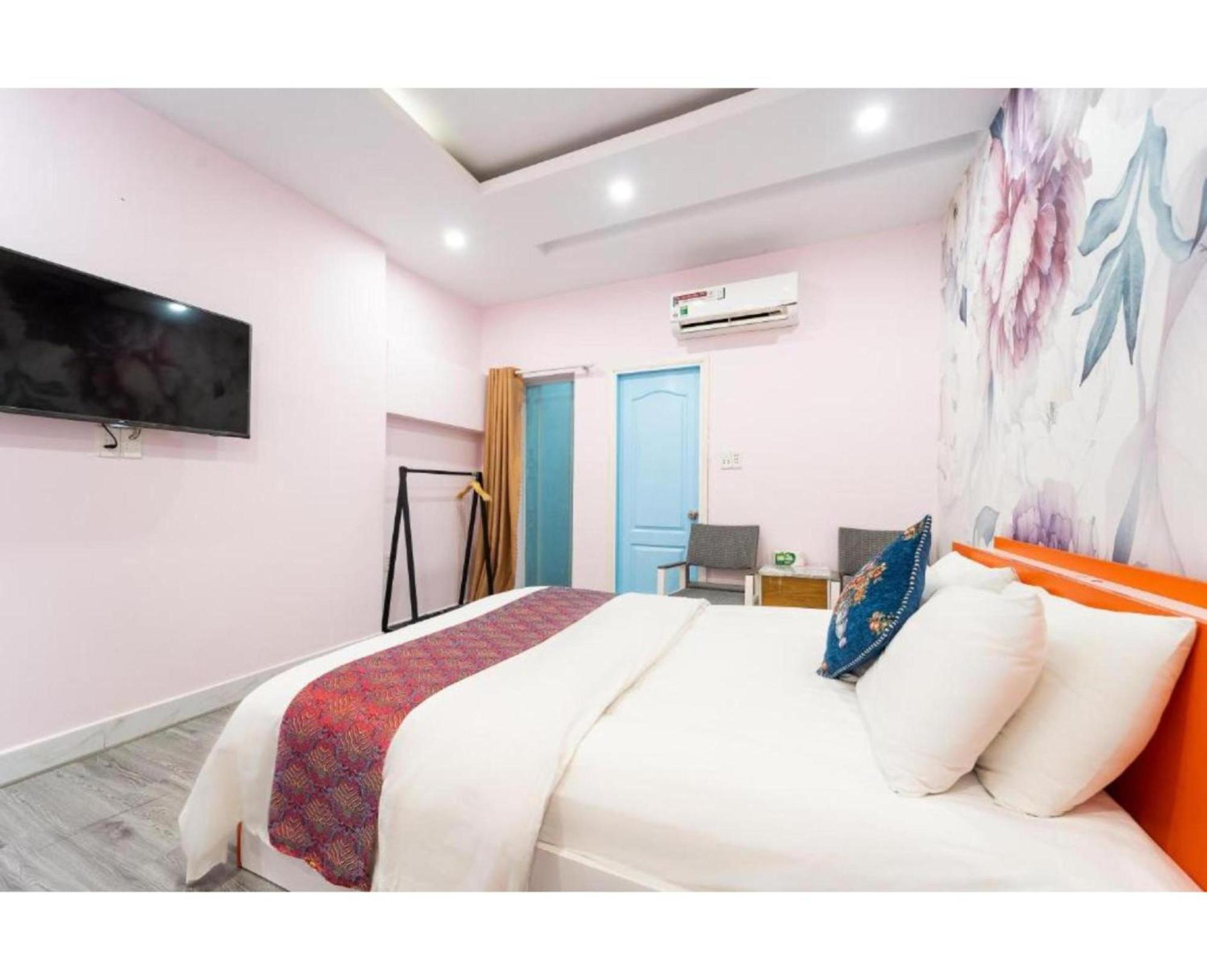 Townhouse Oak Near International Airport, District Tan Binh * Ho Chi Minh City