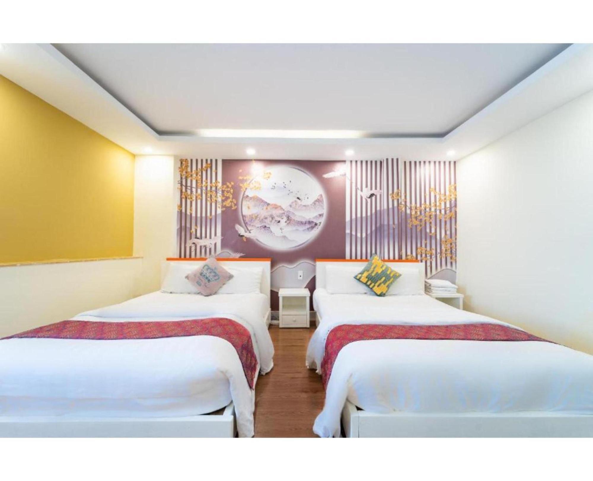 Townhouse Oak Near International Airport, District Tan Binh Apartment
