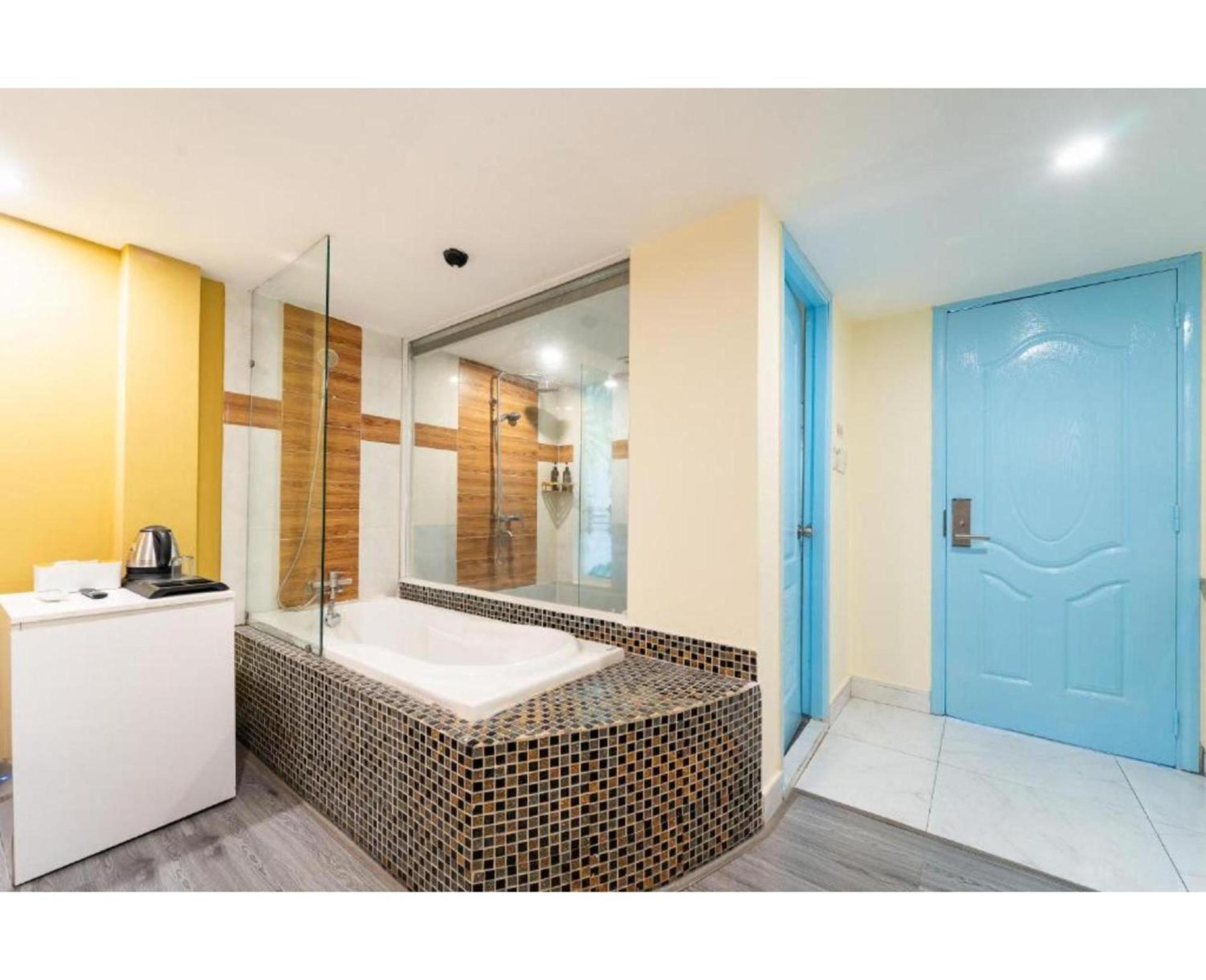 Apartment Townhouse Oak Near International Airport, District Tan Binh