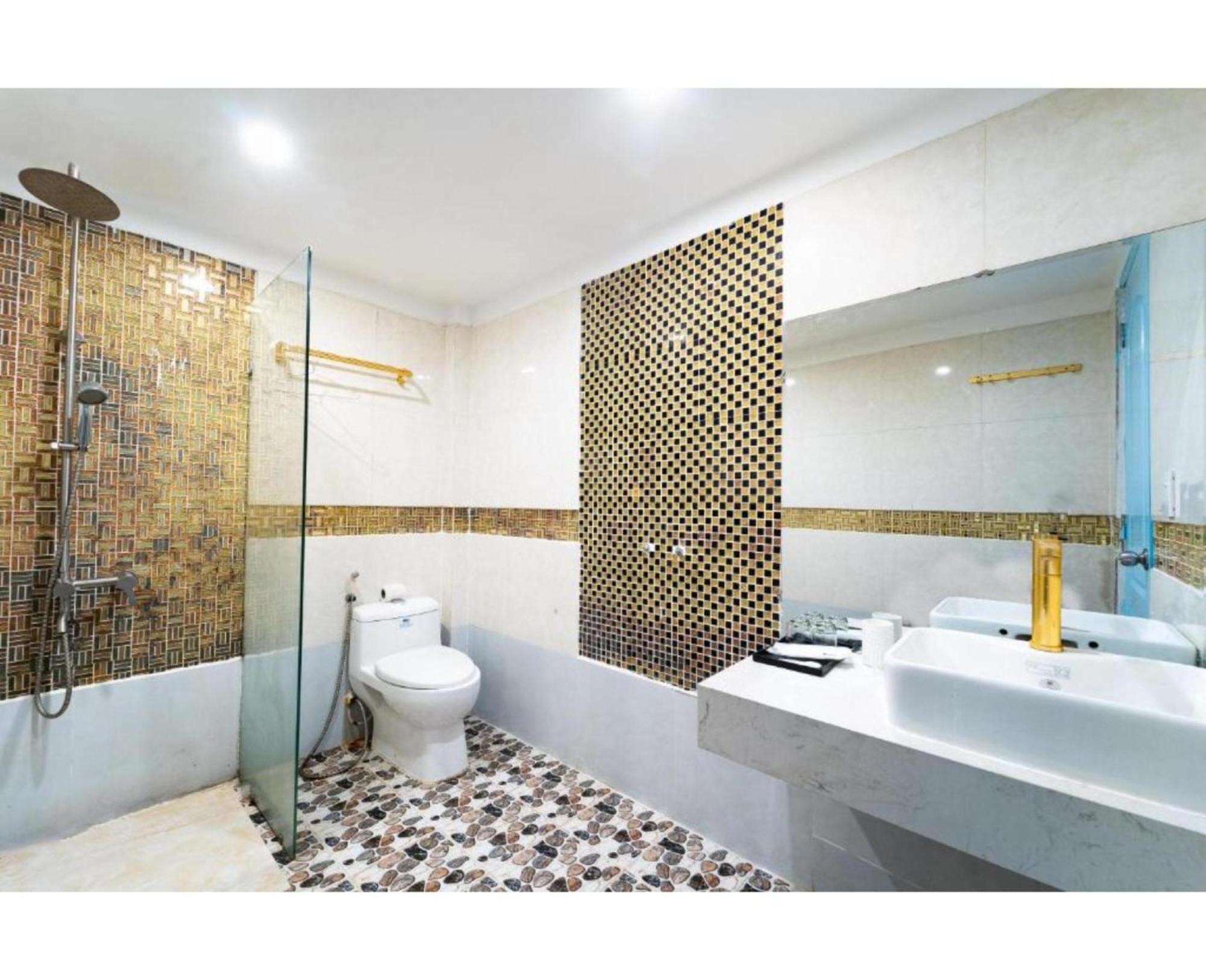 Townhouse Oak Near International Airport, District Tan Binh Ho Chi Minh City