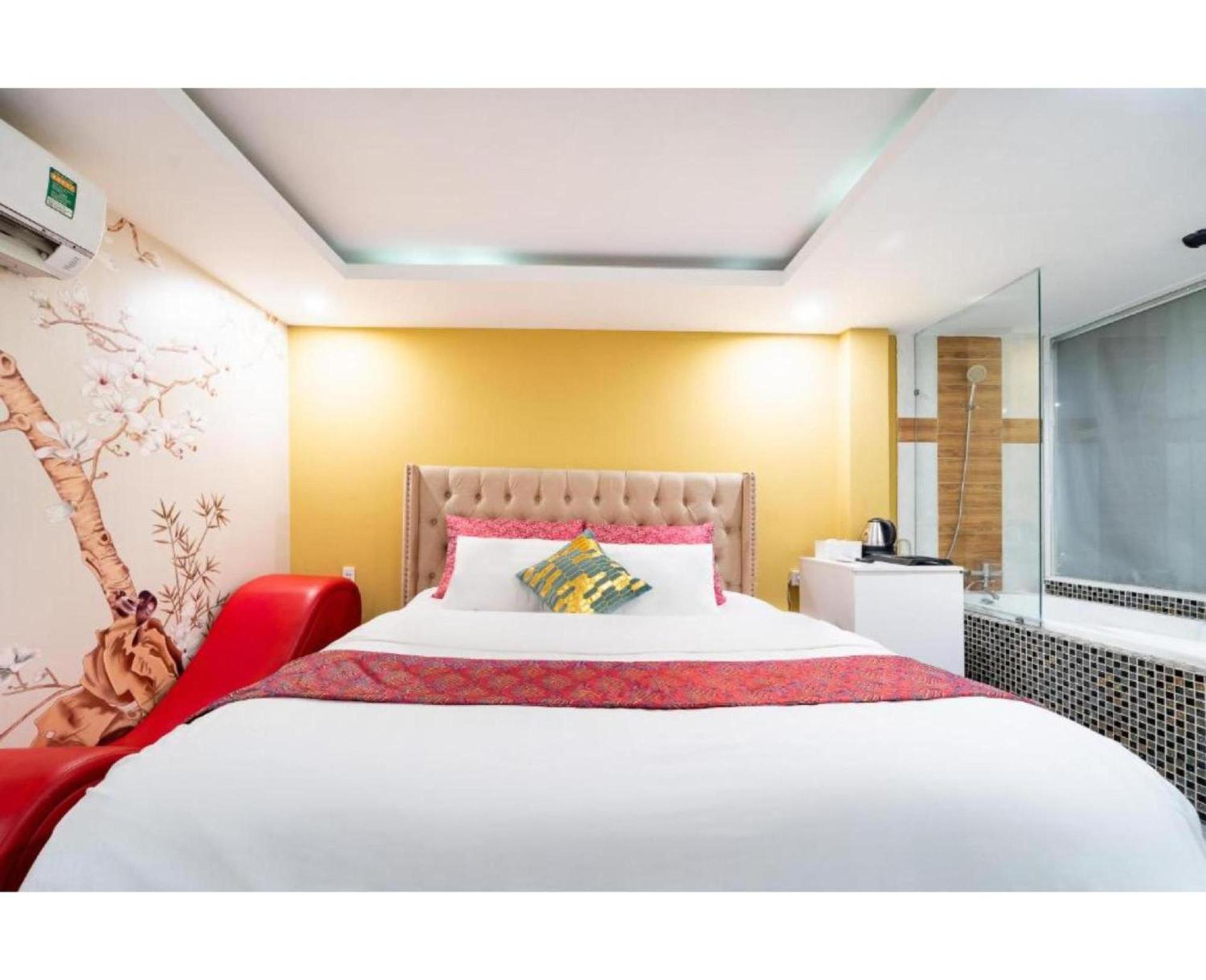 Apartment Townhouse Oak Near International Airport, District Tan Binh Ho Chi Minh City