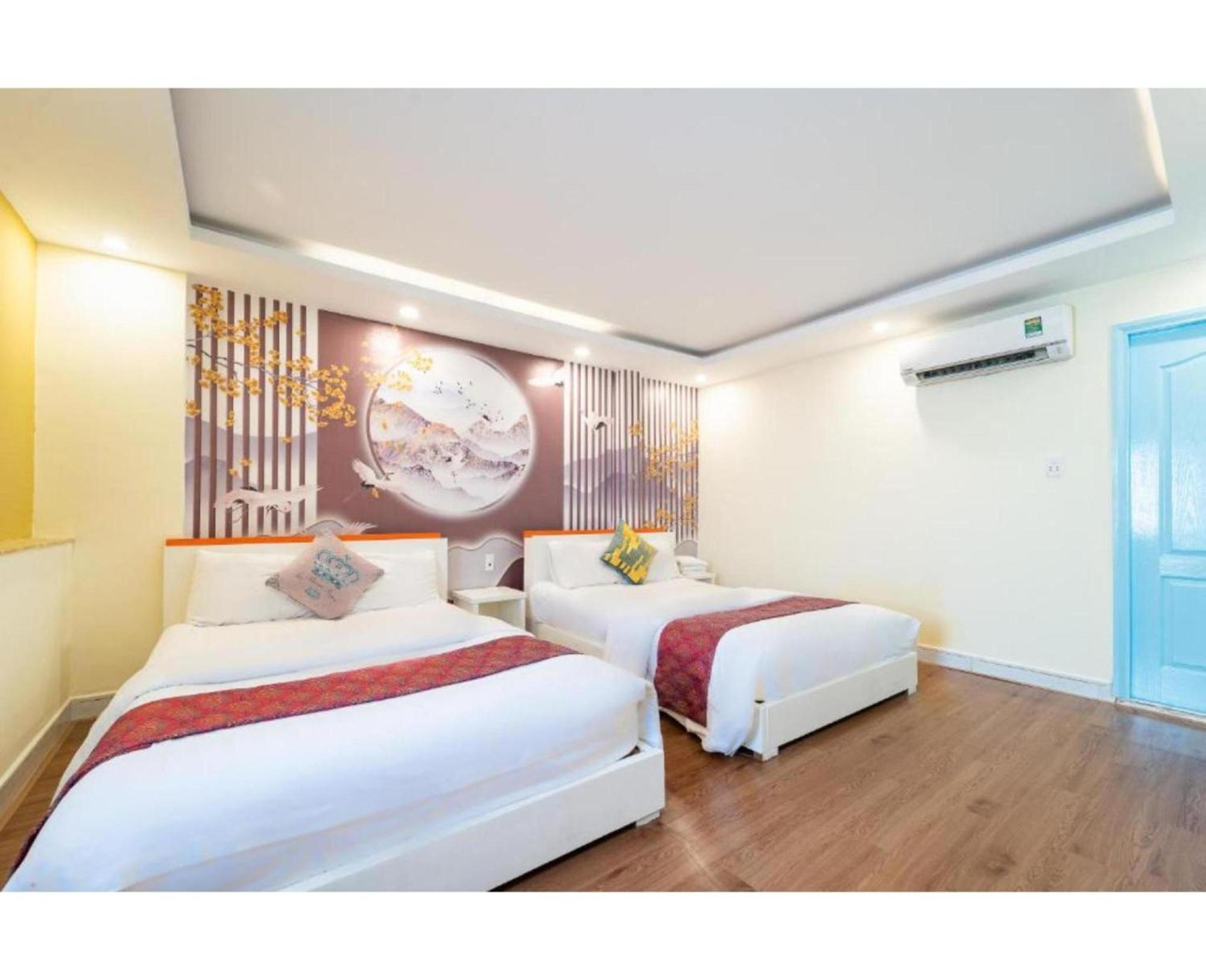 Townhouse Oak Near International Airport, District Tan Binh * Ho Chi Minh City