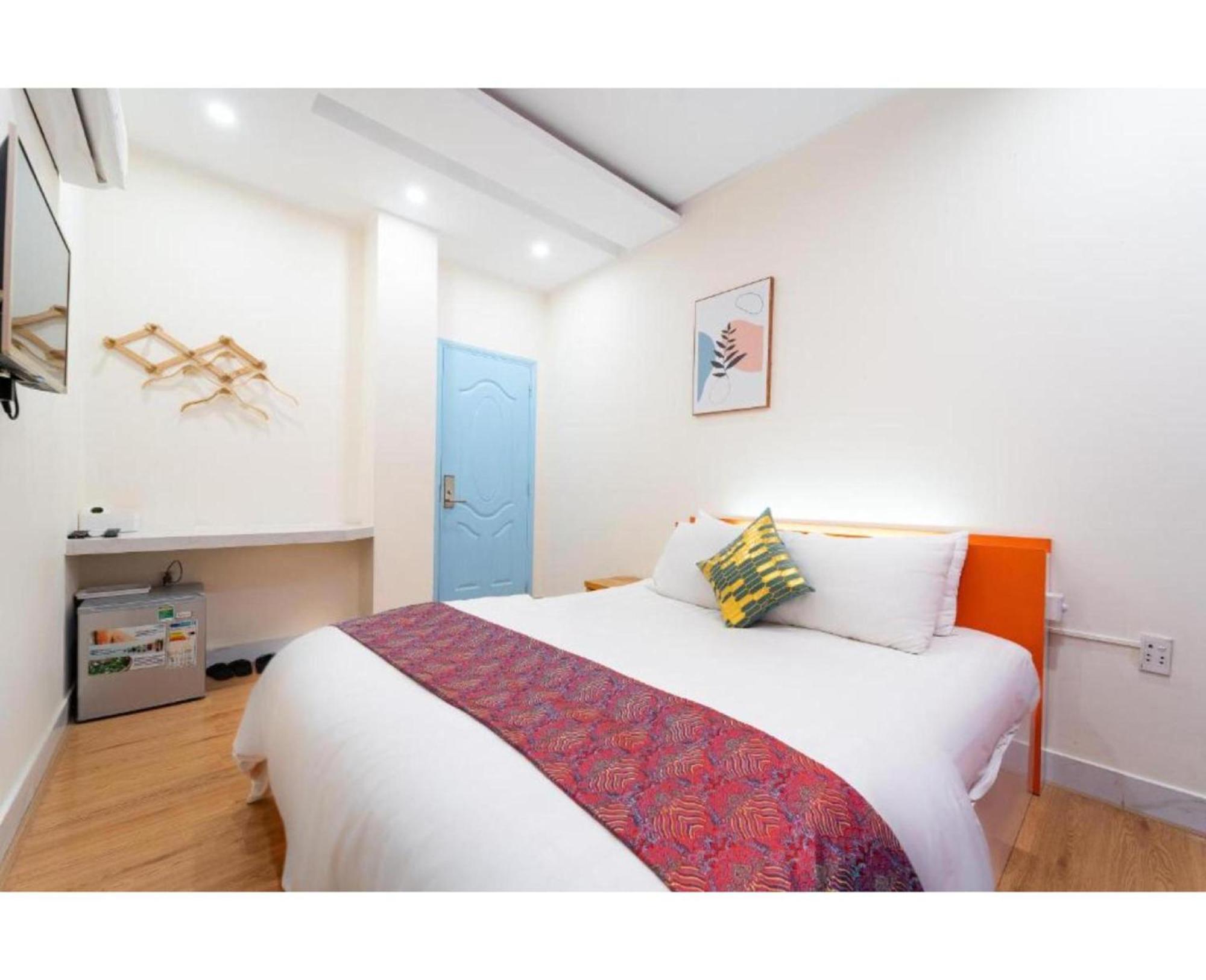 Townhouse Oak Near International Airport, District Tan Binh Apartment *