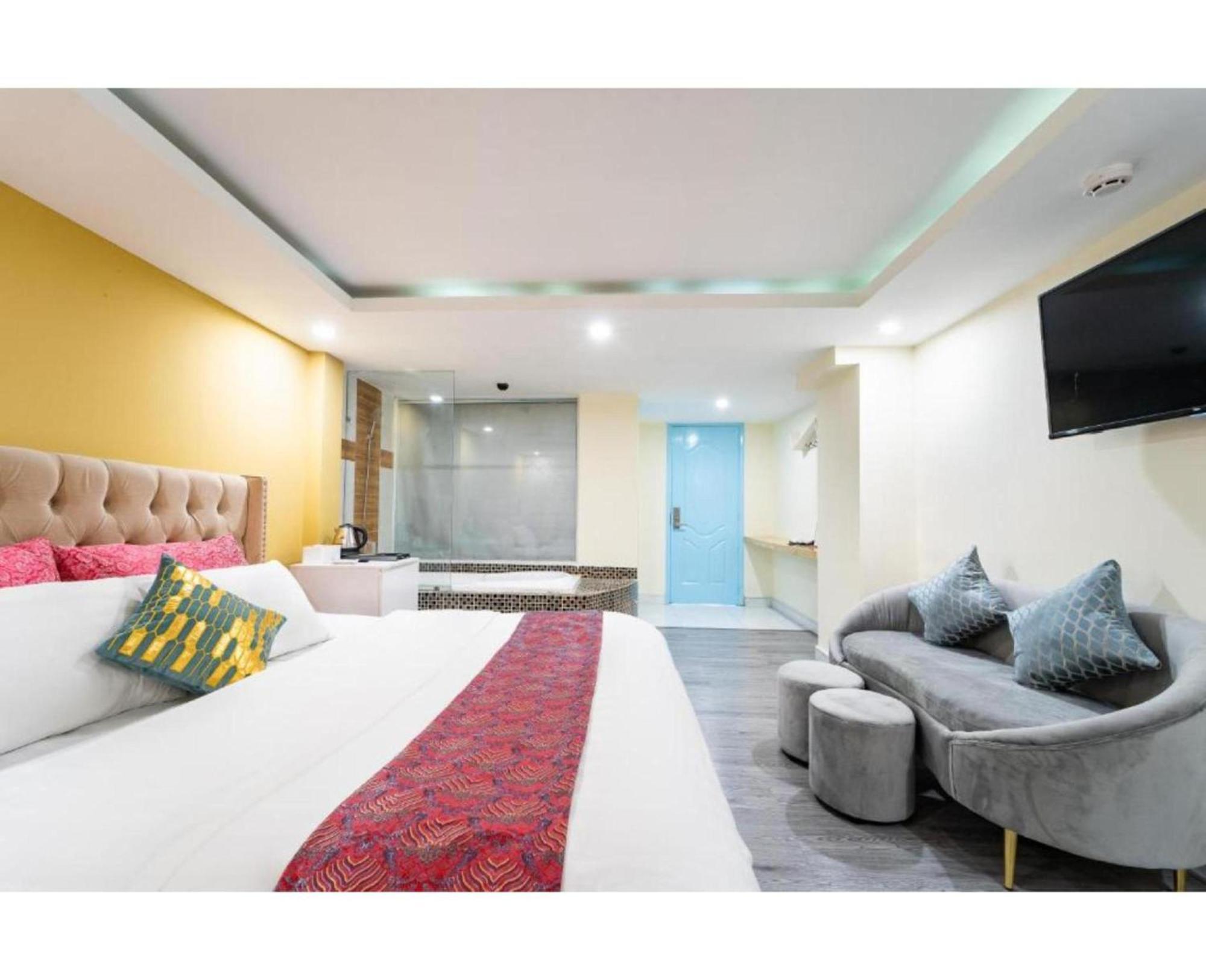 Apartment Townhouse Oak Near International Airport, District Tan Binh *