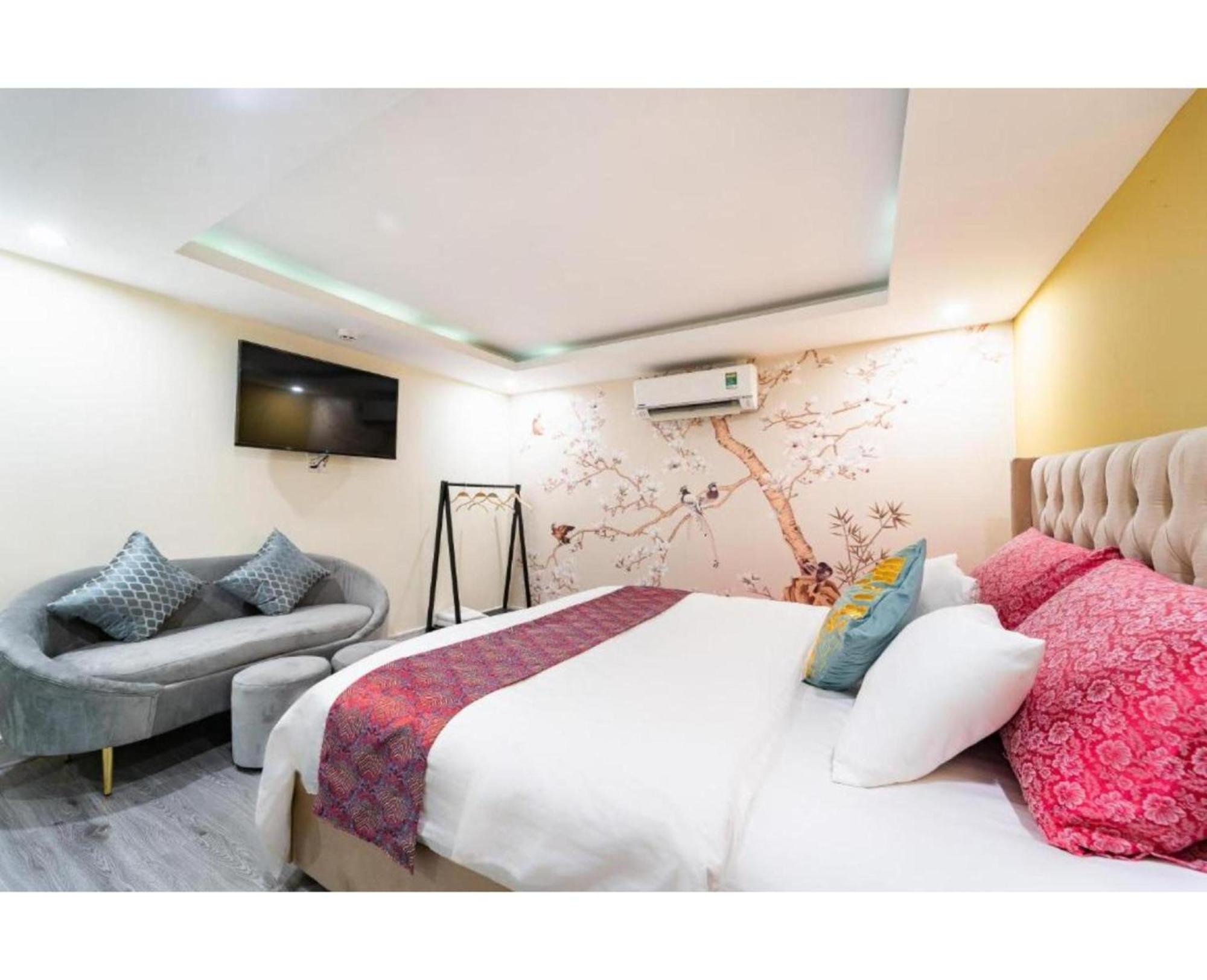 Townhouse Oak Near International Airport, District Tan Binh