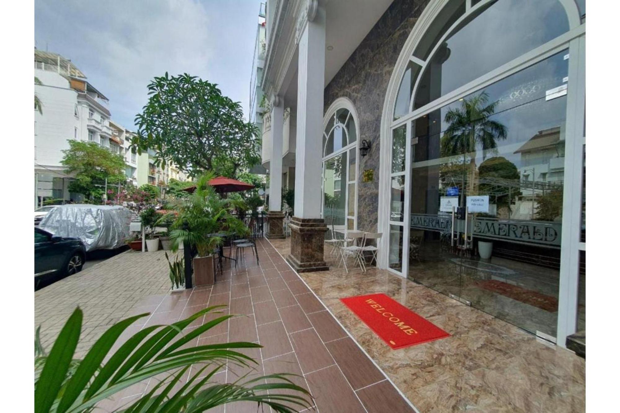 Apartment Dancentre Luxury Near Secc Formerly Emerald & Ho Chi Minh City