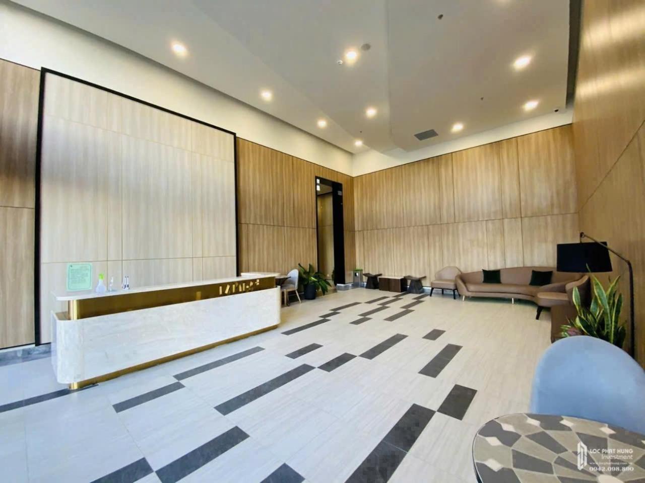 The Has 2 Bedrooms, 2 Bathrooms, 1 Kitchen, 1 Living Room, 1 Laundry Room, 1 Balcony, 1 Swimming Pool - District 7 Căn hộ