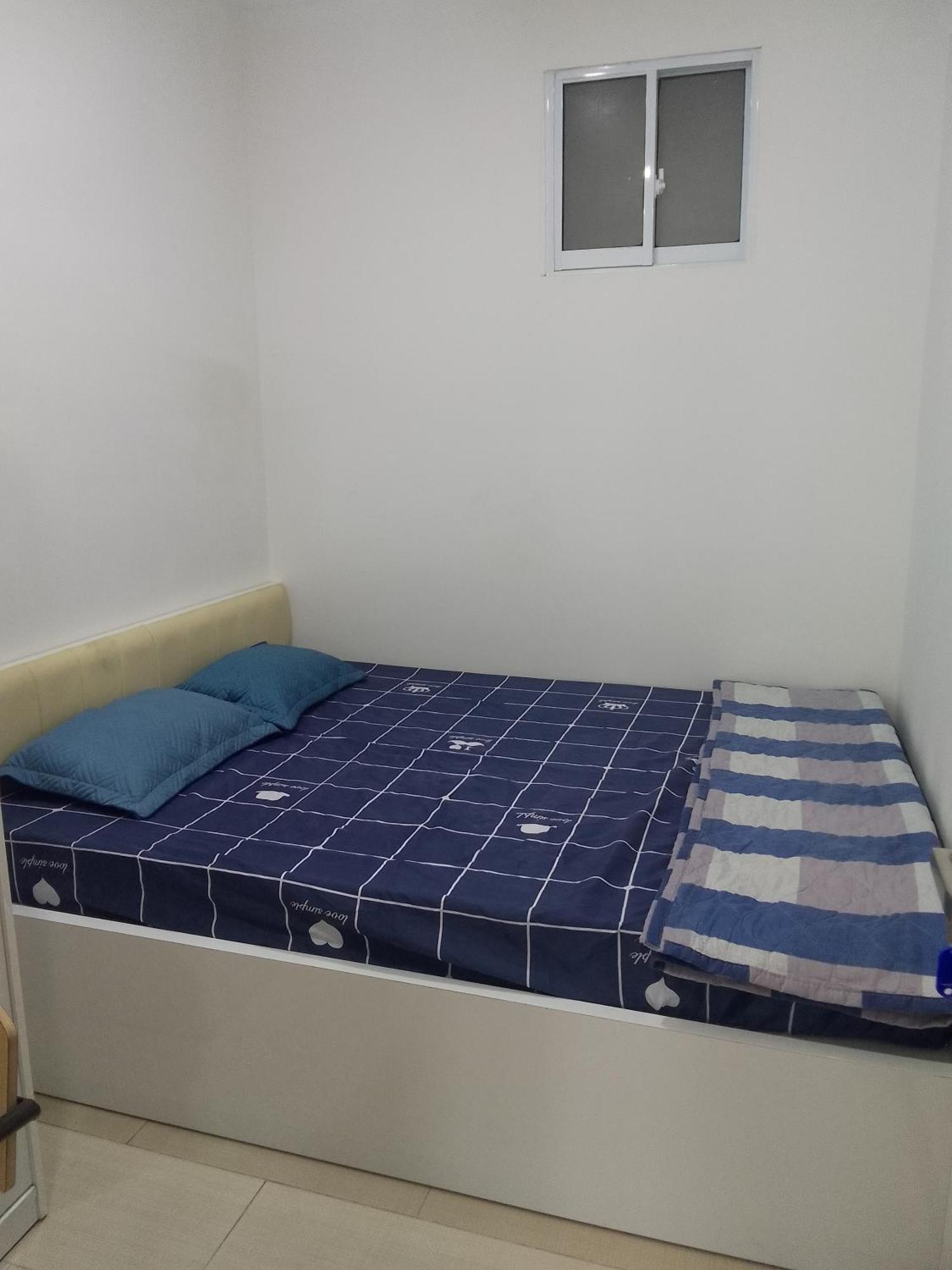 Apartment 201 Lakeview *