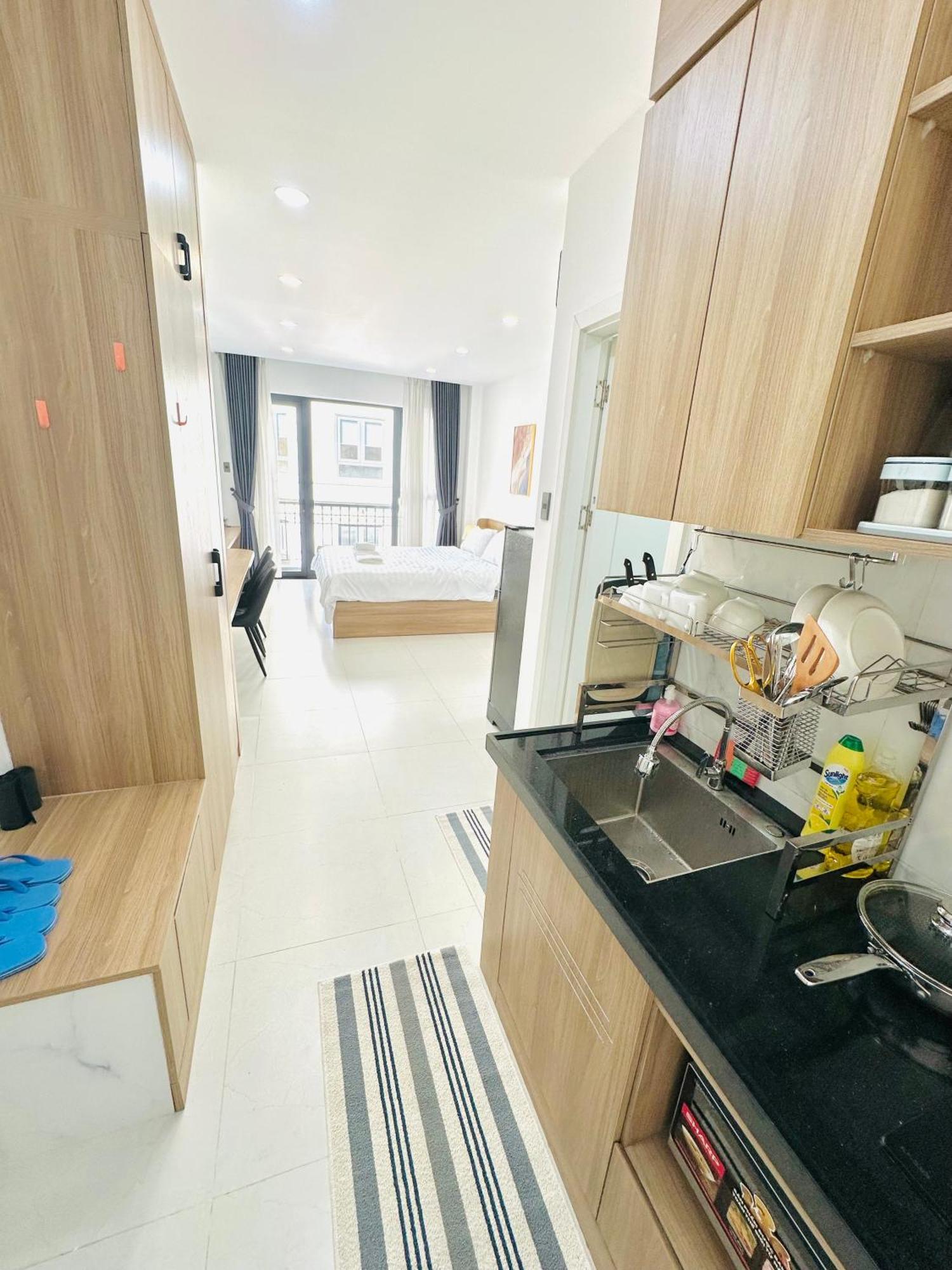302 Modern With Balcony & Kitchen Apartment Ho Chi Minh City