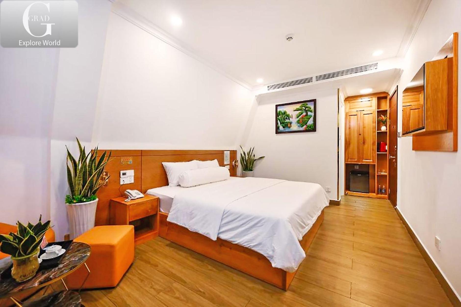 Grad Ly Ly 2 Ho Chi Minh City