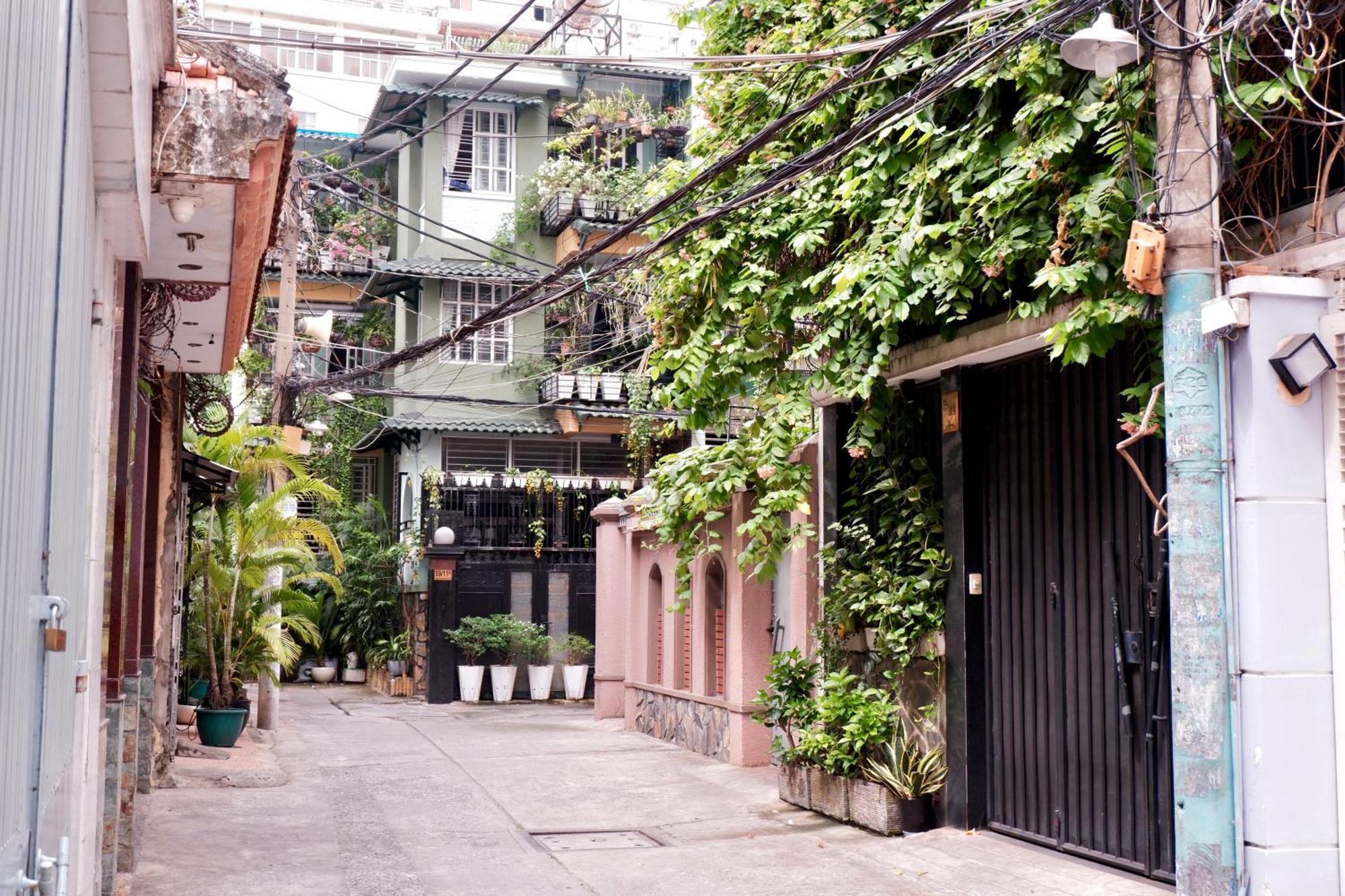 Cozy Minimalist Near Bui Vien Walking Street, District 1 Apartment