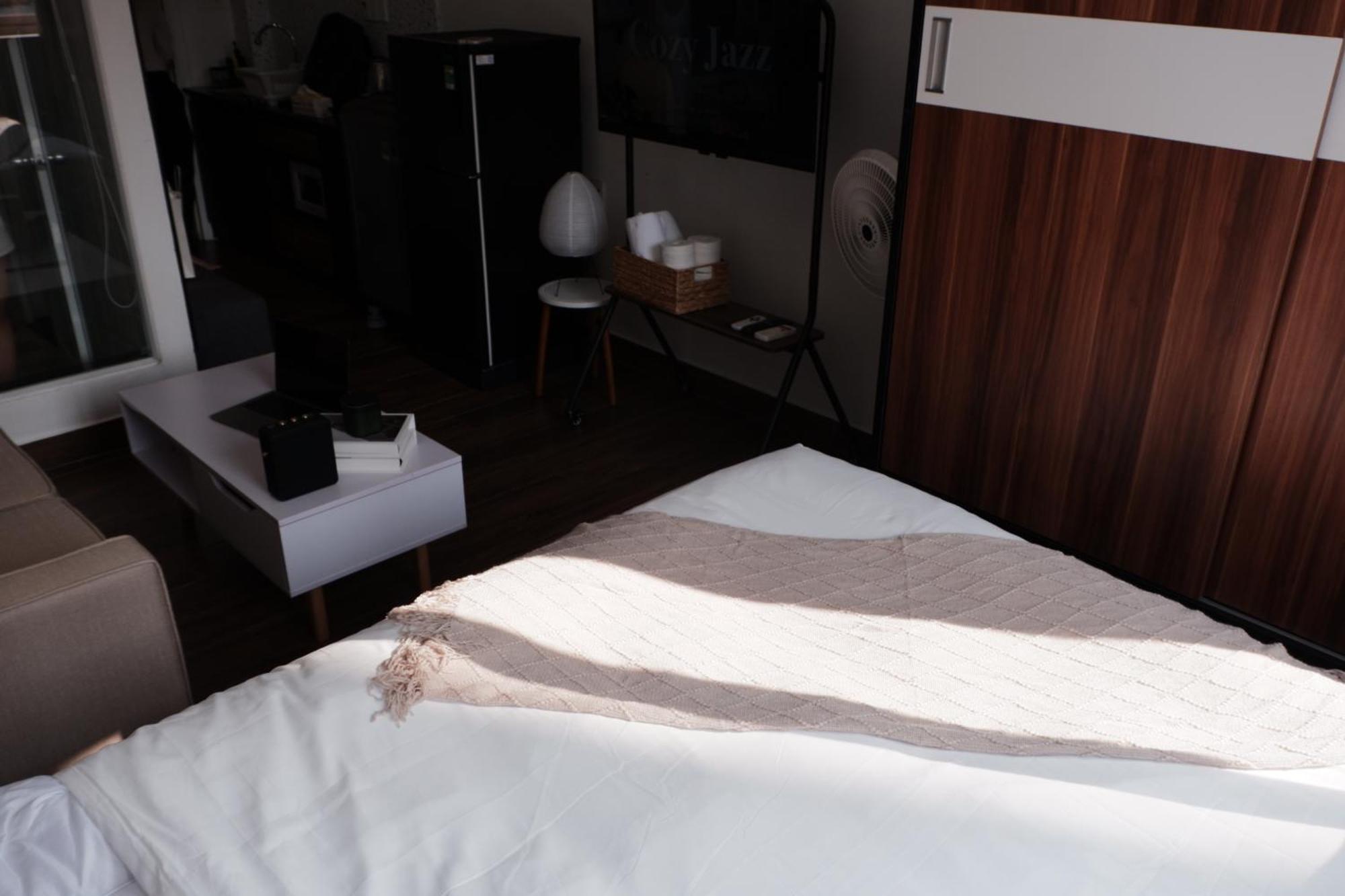 Cozy Minimalist Near Bui Vien Walking Street, District 1 * Ho Chi Minh City