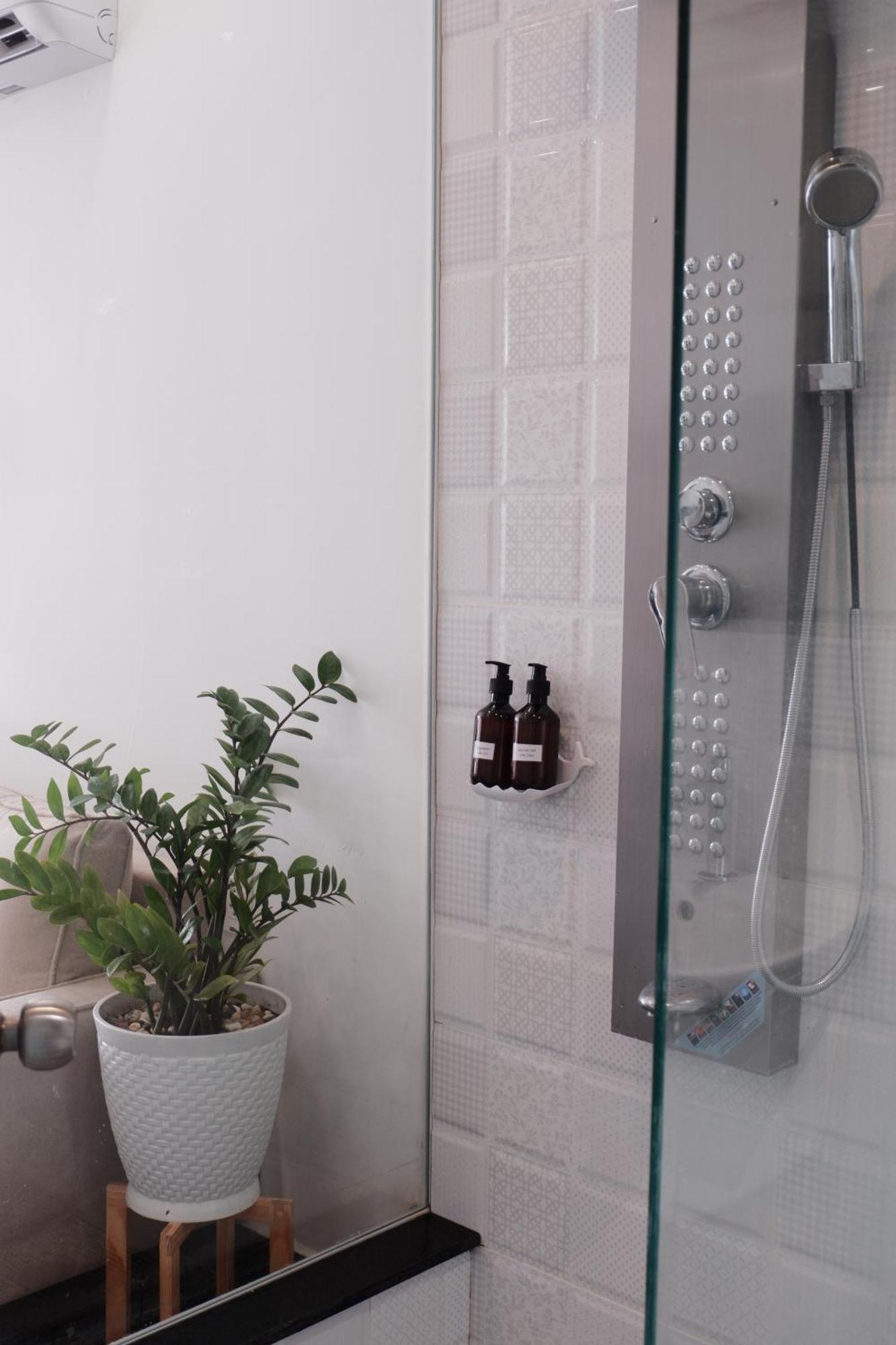 Cozy Minimalist Near Bui Vien Walking Street, District 1 * Ho Chi Minh City