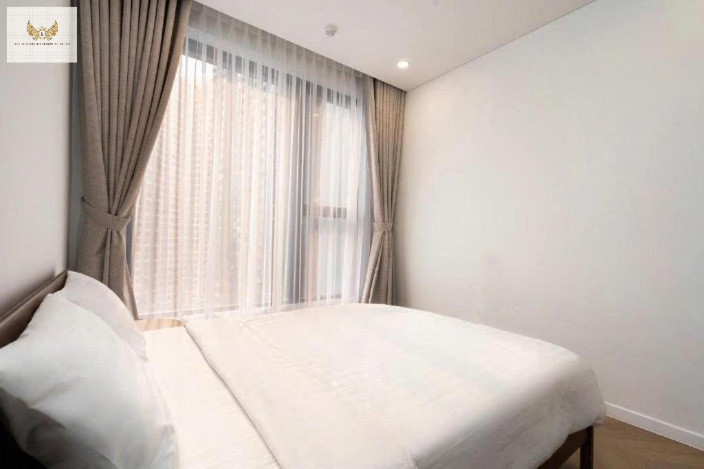 The Lumiere Riverside Vip Apartment