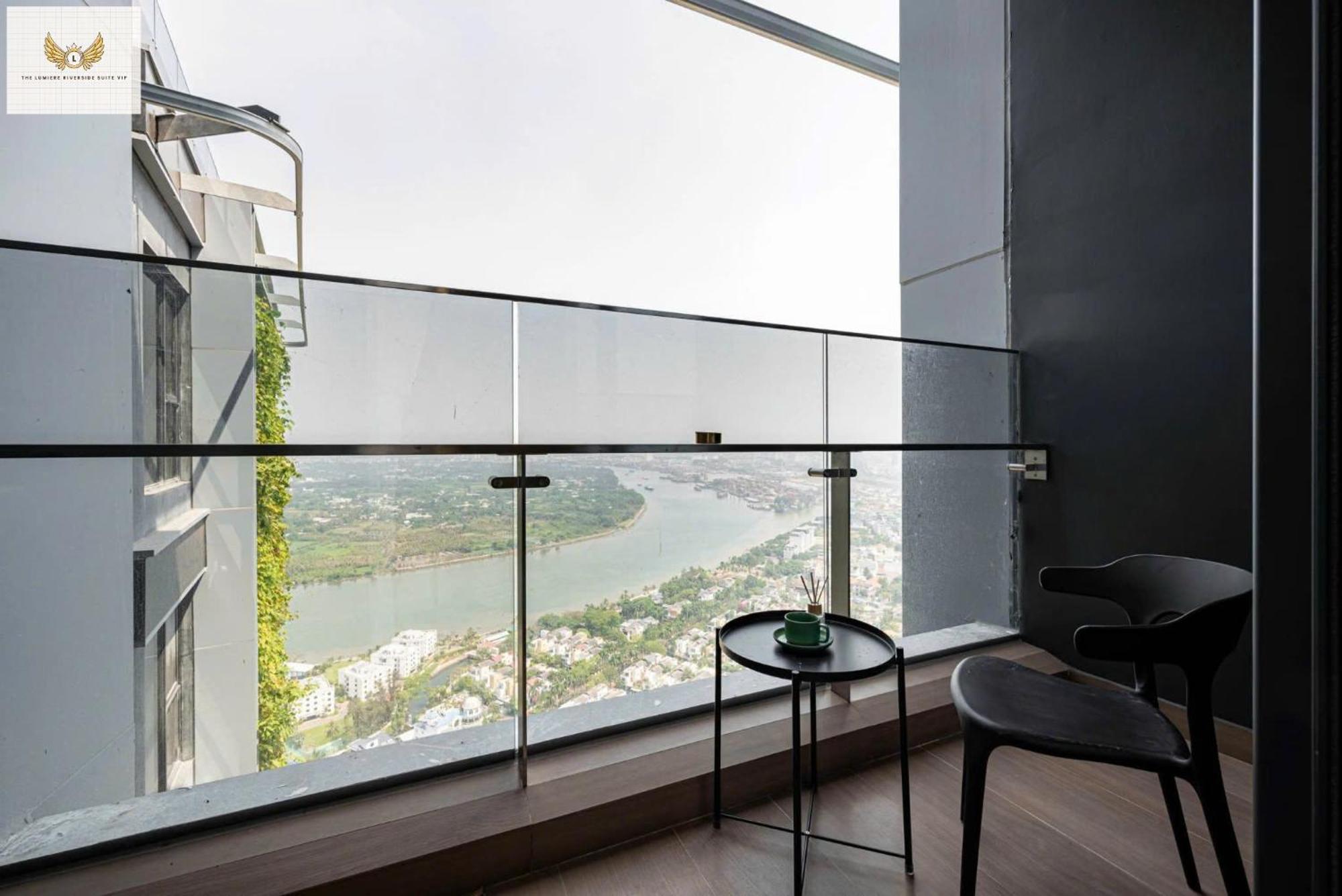 The Lumiere Riverside Vip Apartment