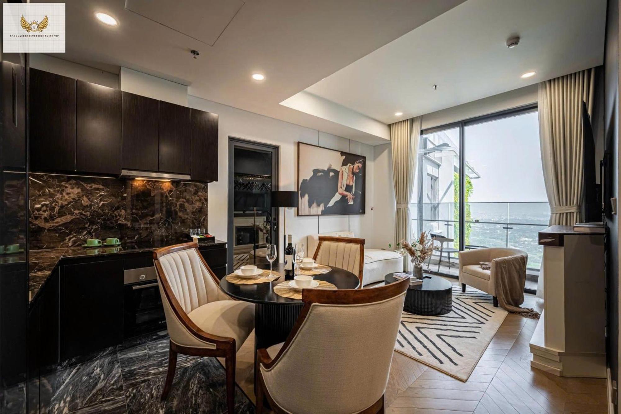 The Lumiere Riverside Vip Apartment