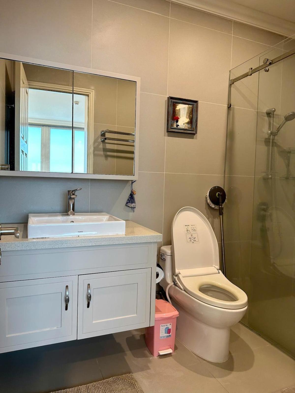 Luxury 2-bedroom With Gym, Pool, Park * Ho Chi Minh City