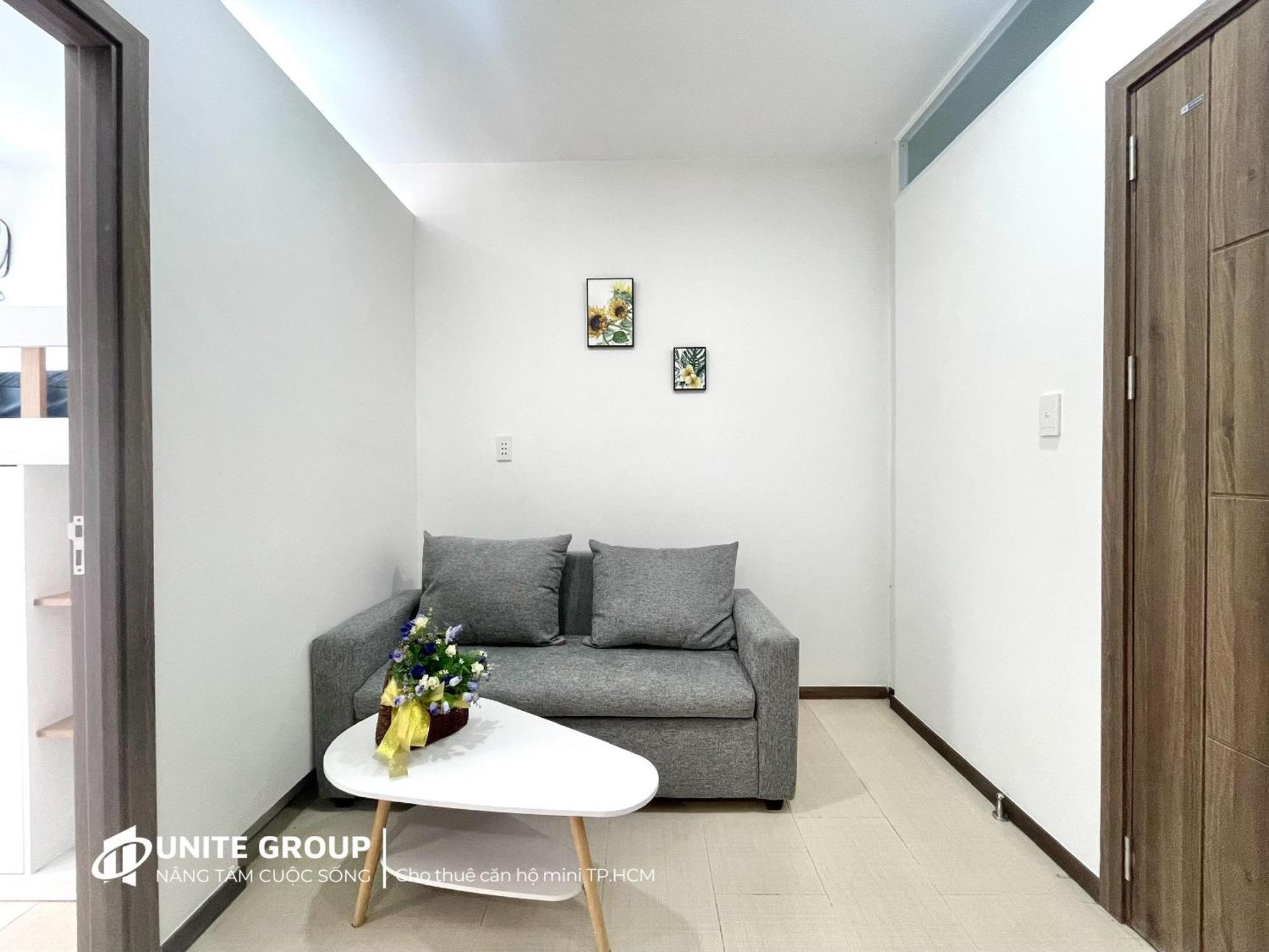 201 Lakeview Apartment *