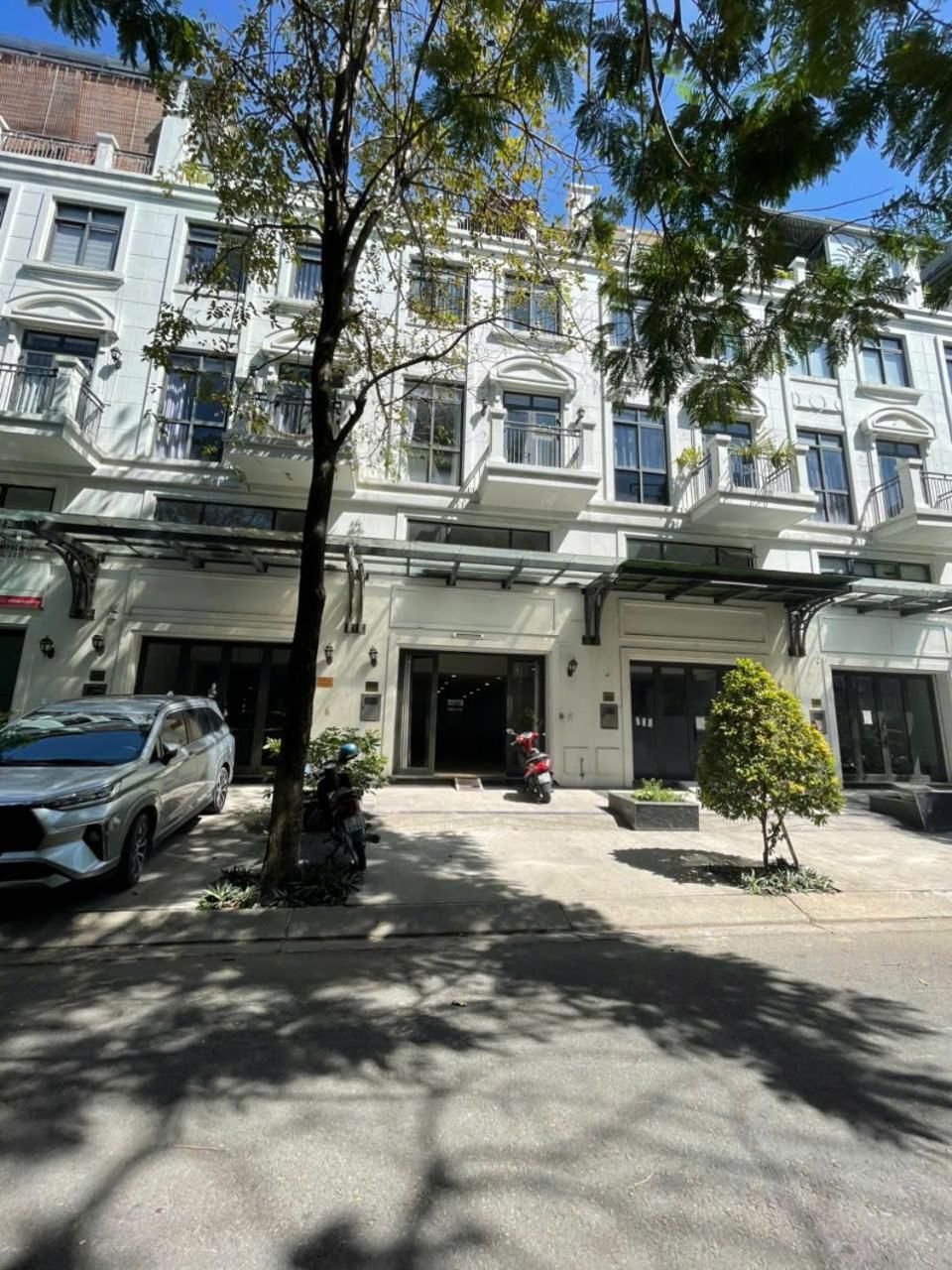 201 Lakeview *