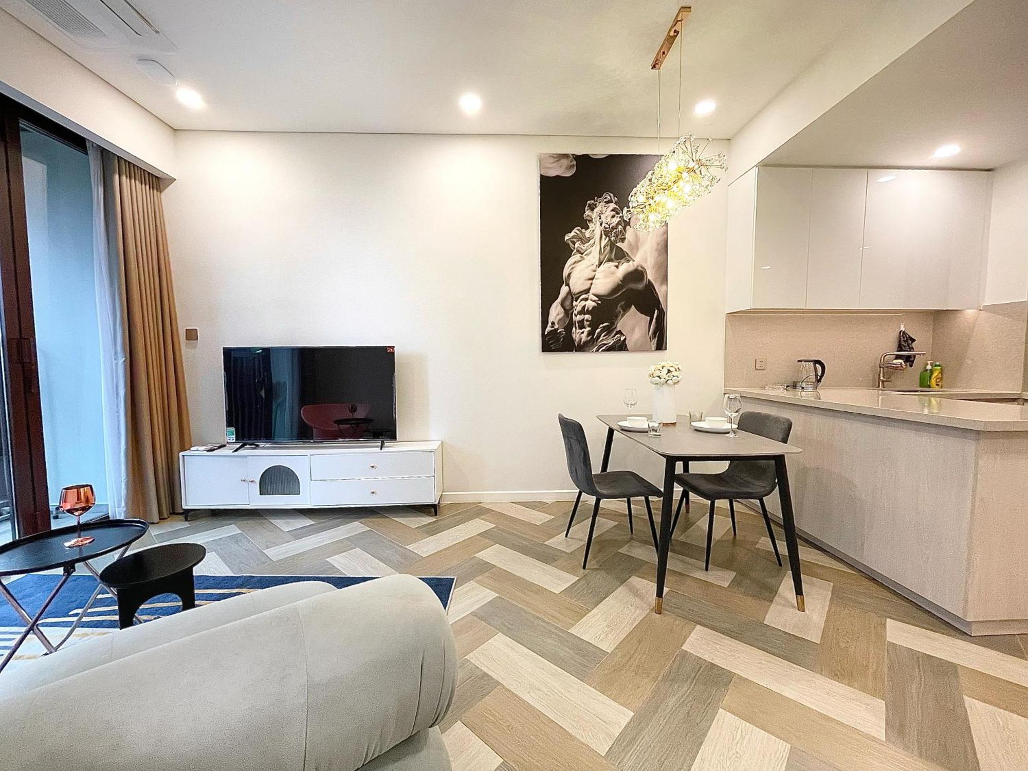 The Metropole Complex Opera-galleria-crest Apartment Ho Chi Minh City