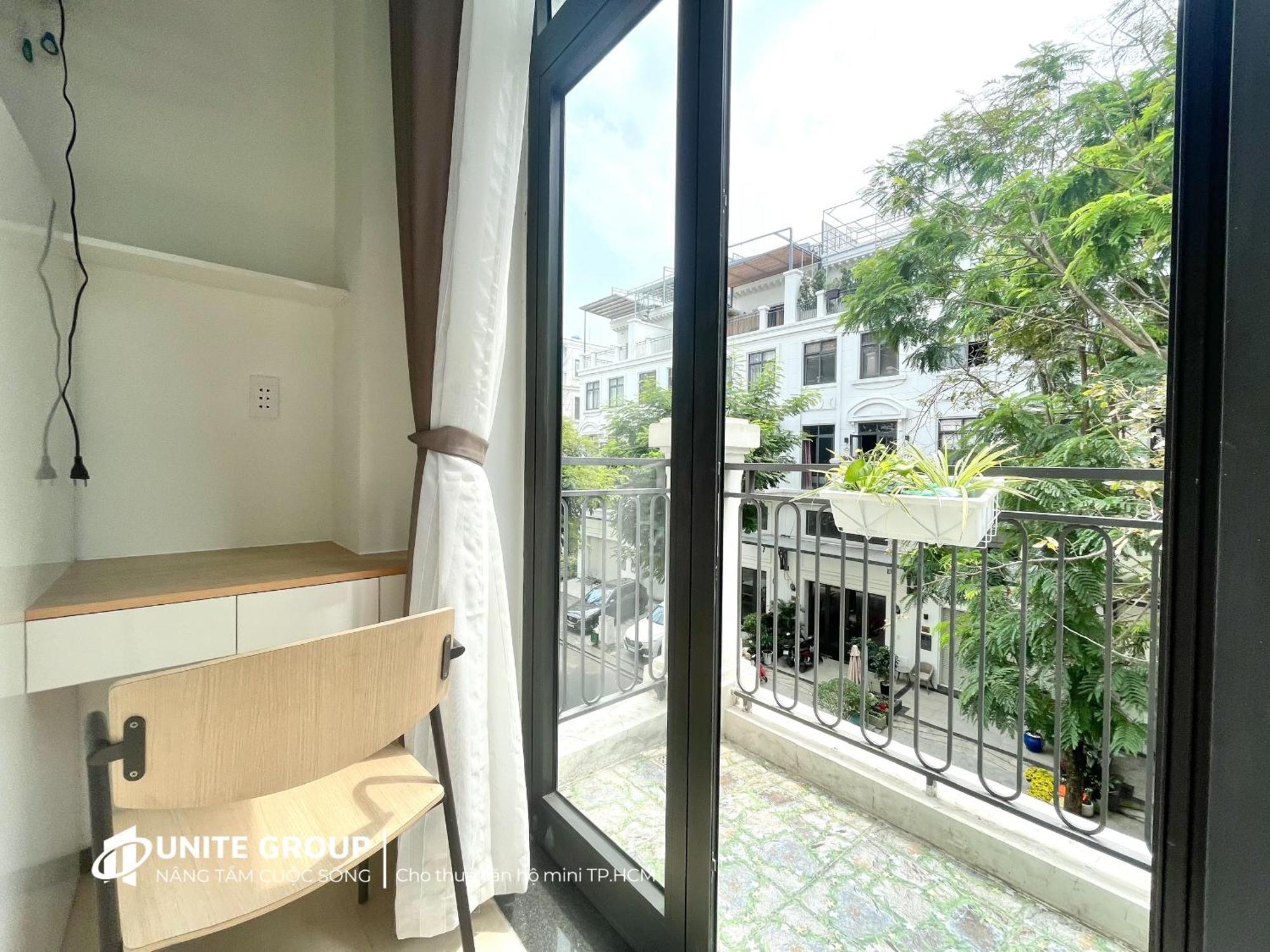 Apartment 201 Lakeview *