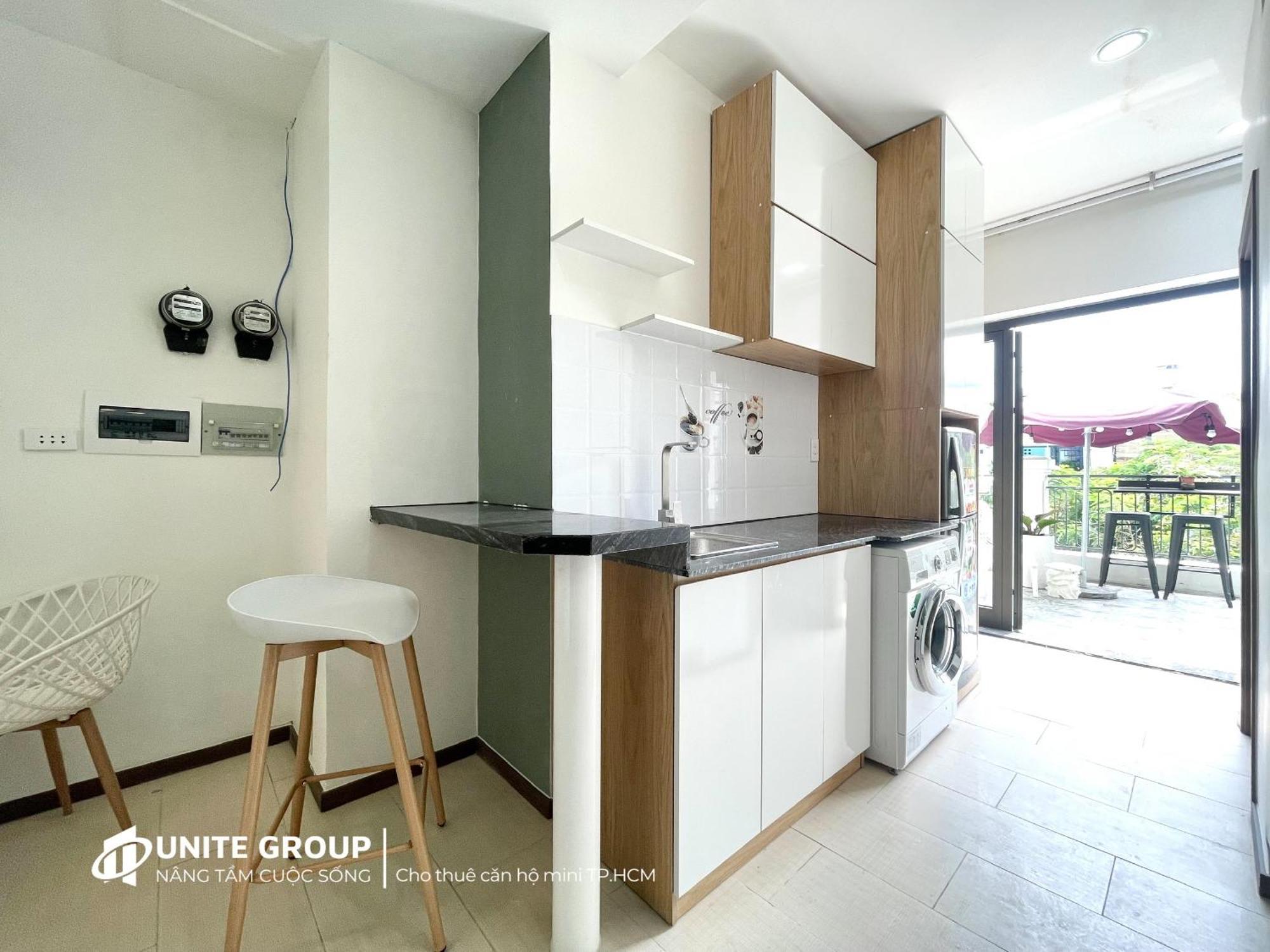 201 Lakeview Apartment *