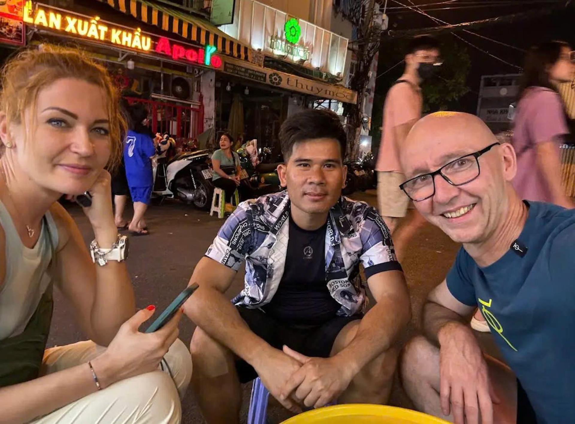 Saigon Authentic Alley - Daily Walking Morning Tour, Free Breakfast, Gym & Rooftop Billiard * Ho Chi Minh City