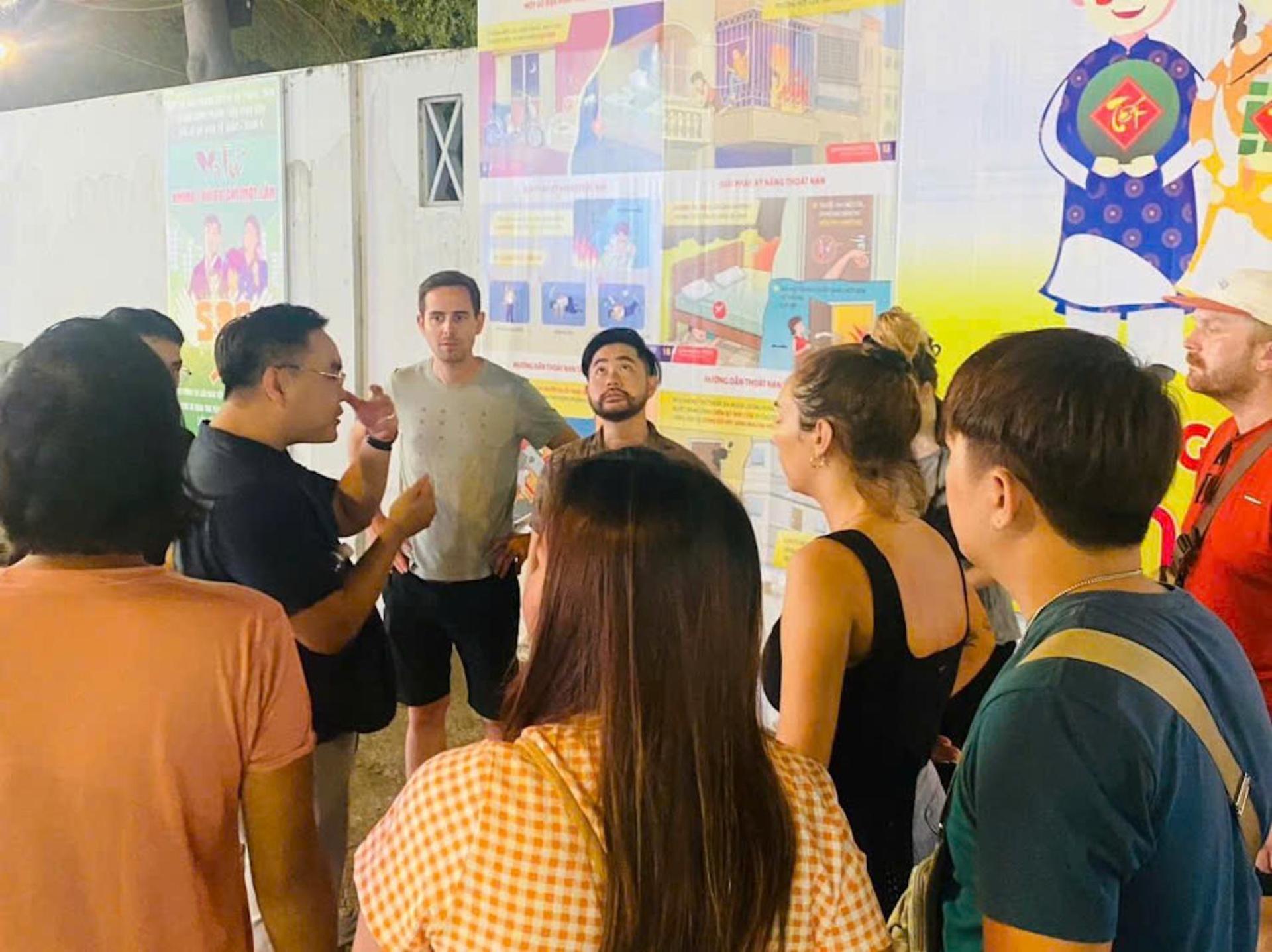 Saigon Authentic Alley - Daily Walking Morning Tour, Free Breakfast, Gym & Rooftop Billiard * Ho Chi Minh City