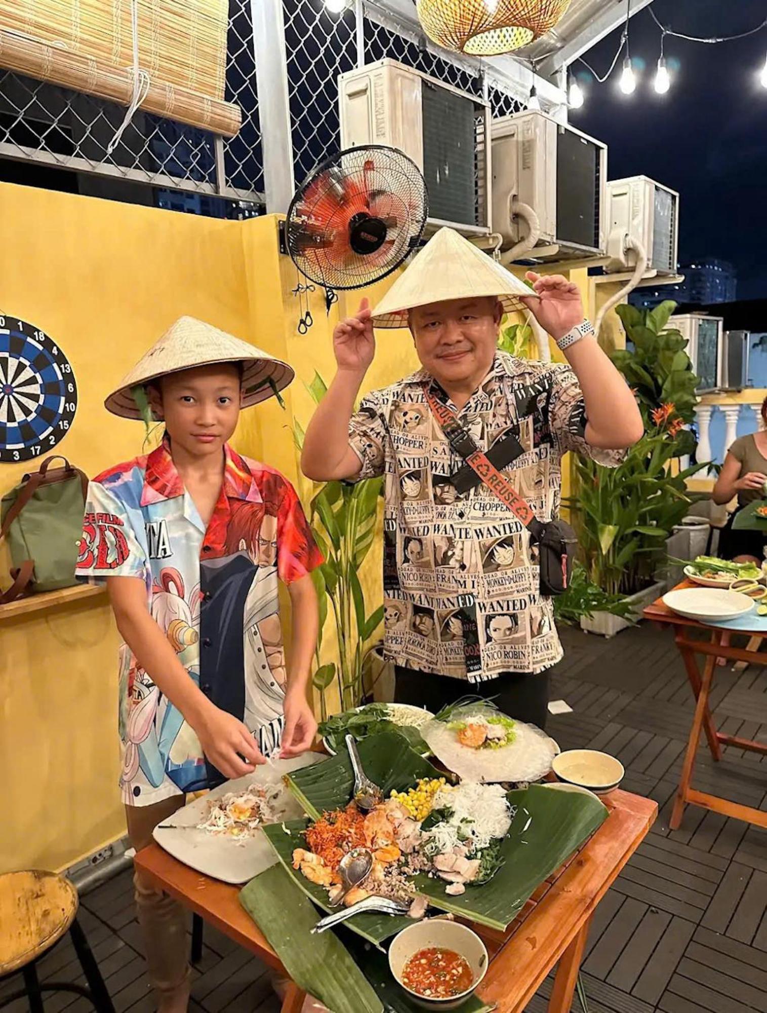 Saigon Authentic Alley - Daily Walking Morning Tour, Free Breakfast, Gym & Rooftop Billiard Hostel