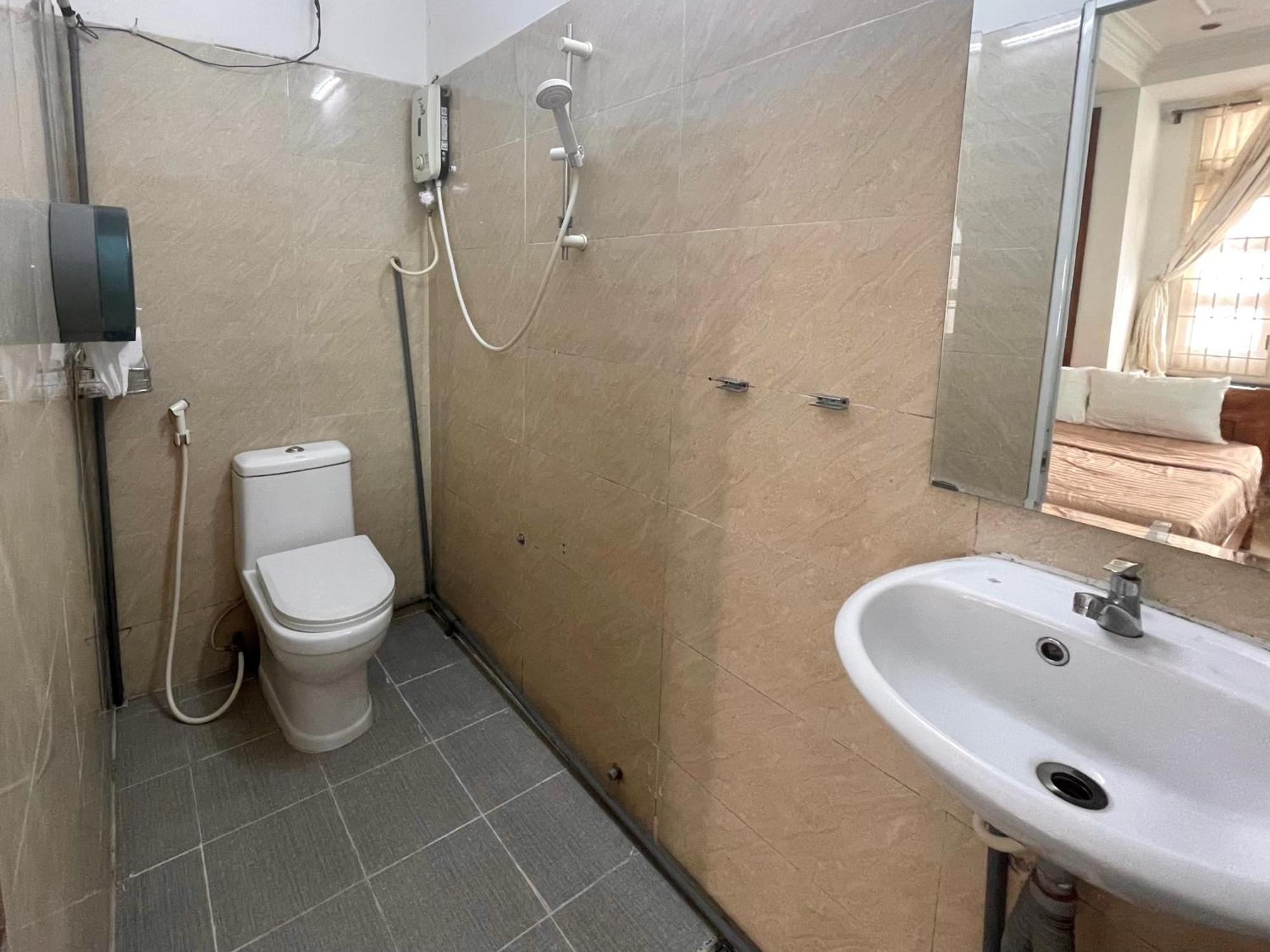 Sakura Saigon Hotel 2*