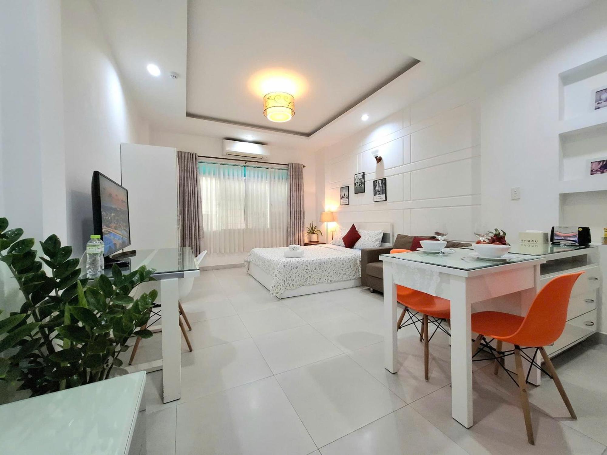 Eco Saigon Apartment *