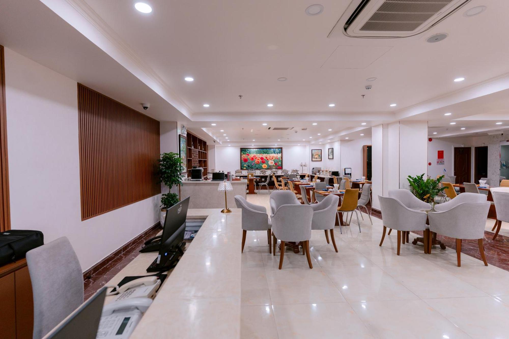 Dahlialand Saigon & Swimming Pool Hotel