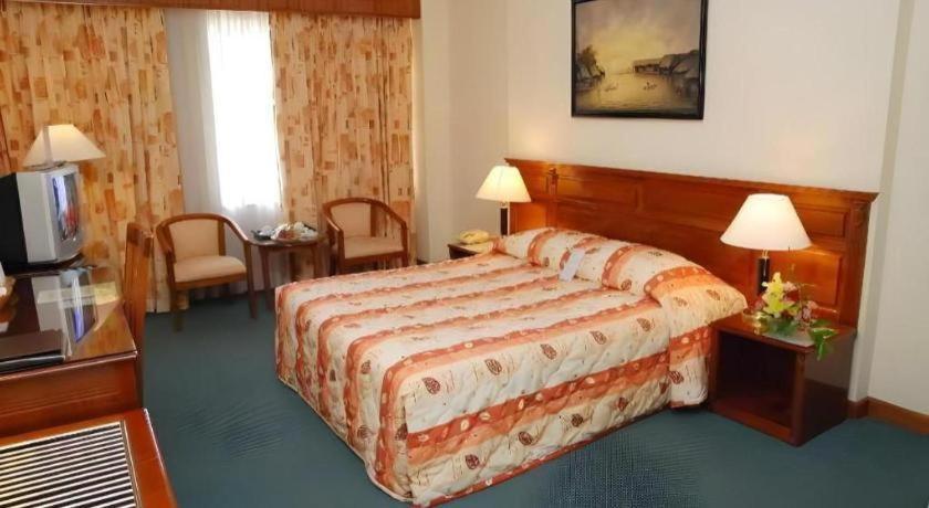 Hotel Saigon Star 4*