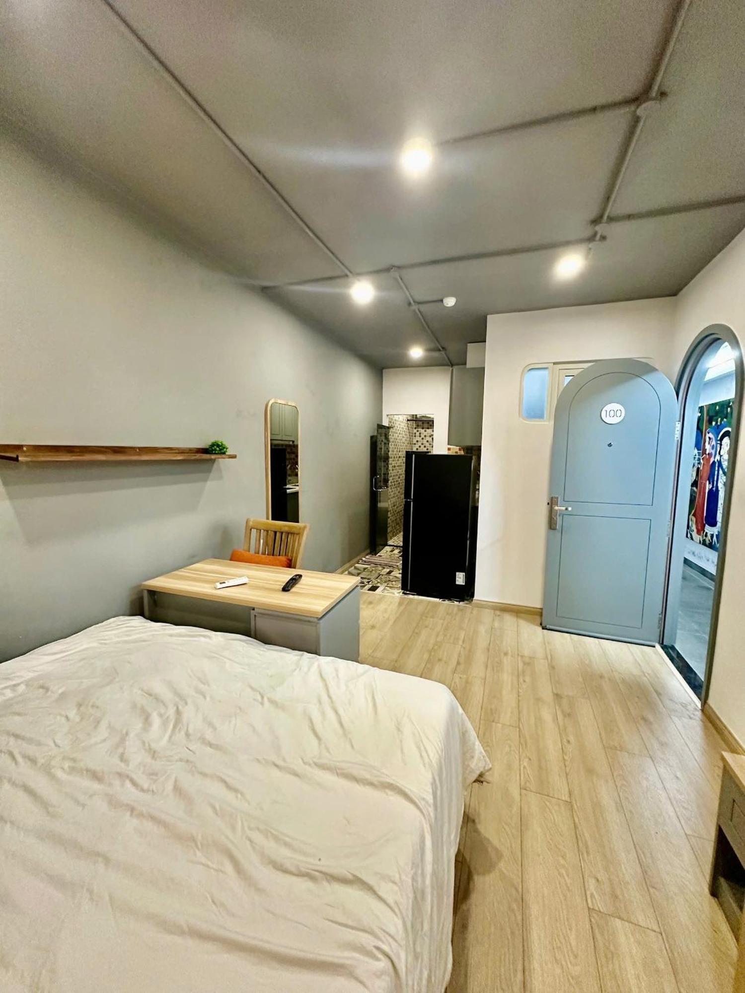 Ho Cao Cap Gan Nha Ga T3 San Bay Tan Son Nhat * Ho Chi Minh City