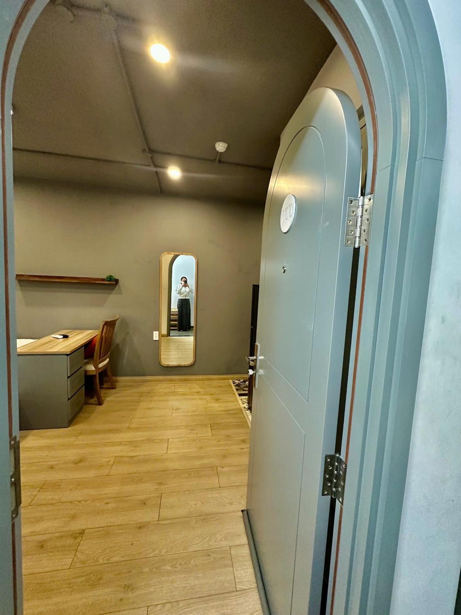 Ho Cao Cap Gan Nha Ga T3 San Bay Tan Son Nhat Apartment Ho Chi Minh City