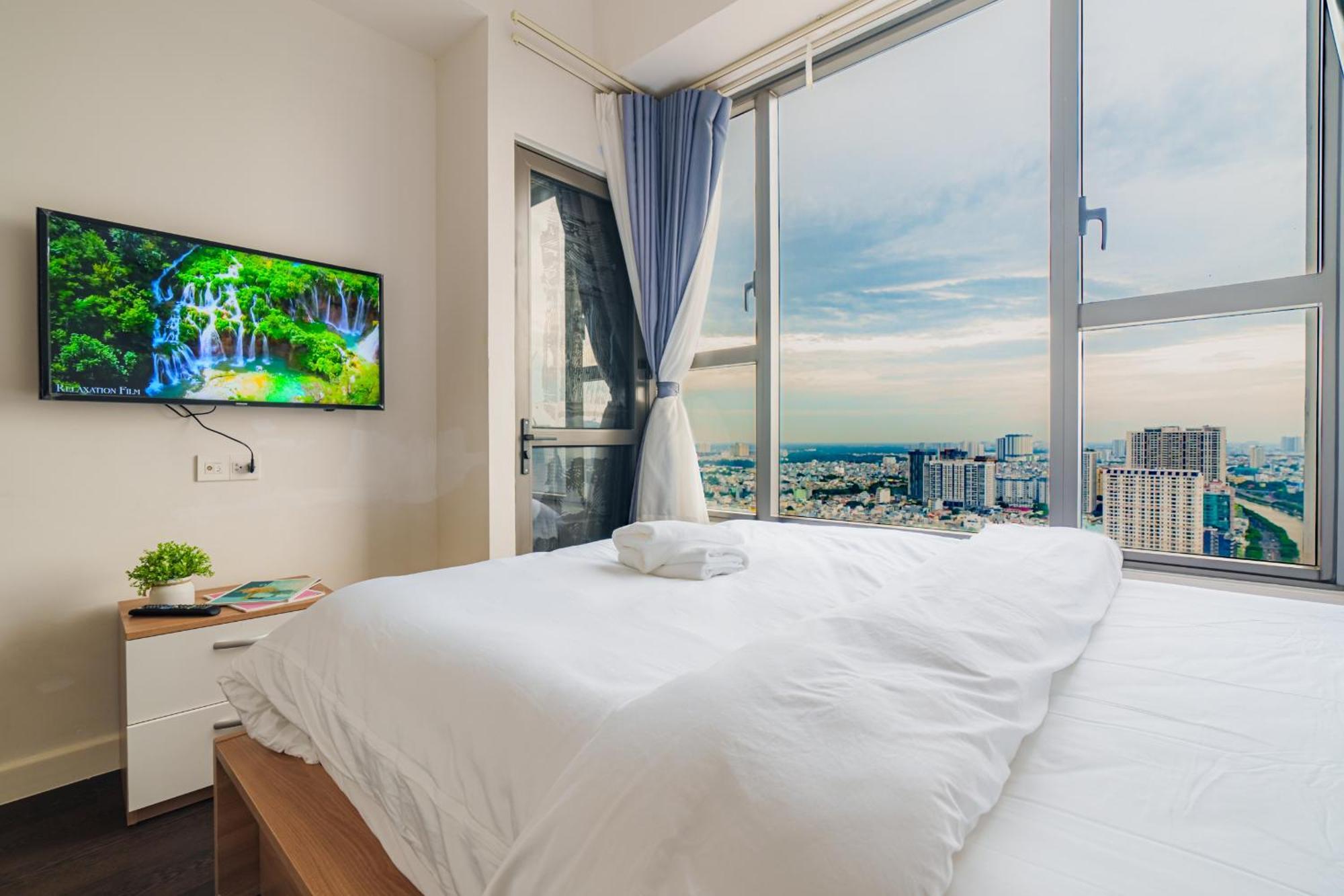 Rivergate Apartment