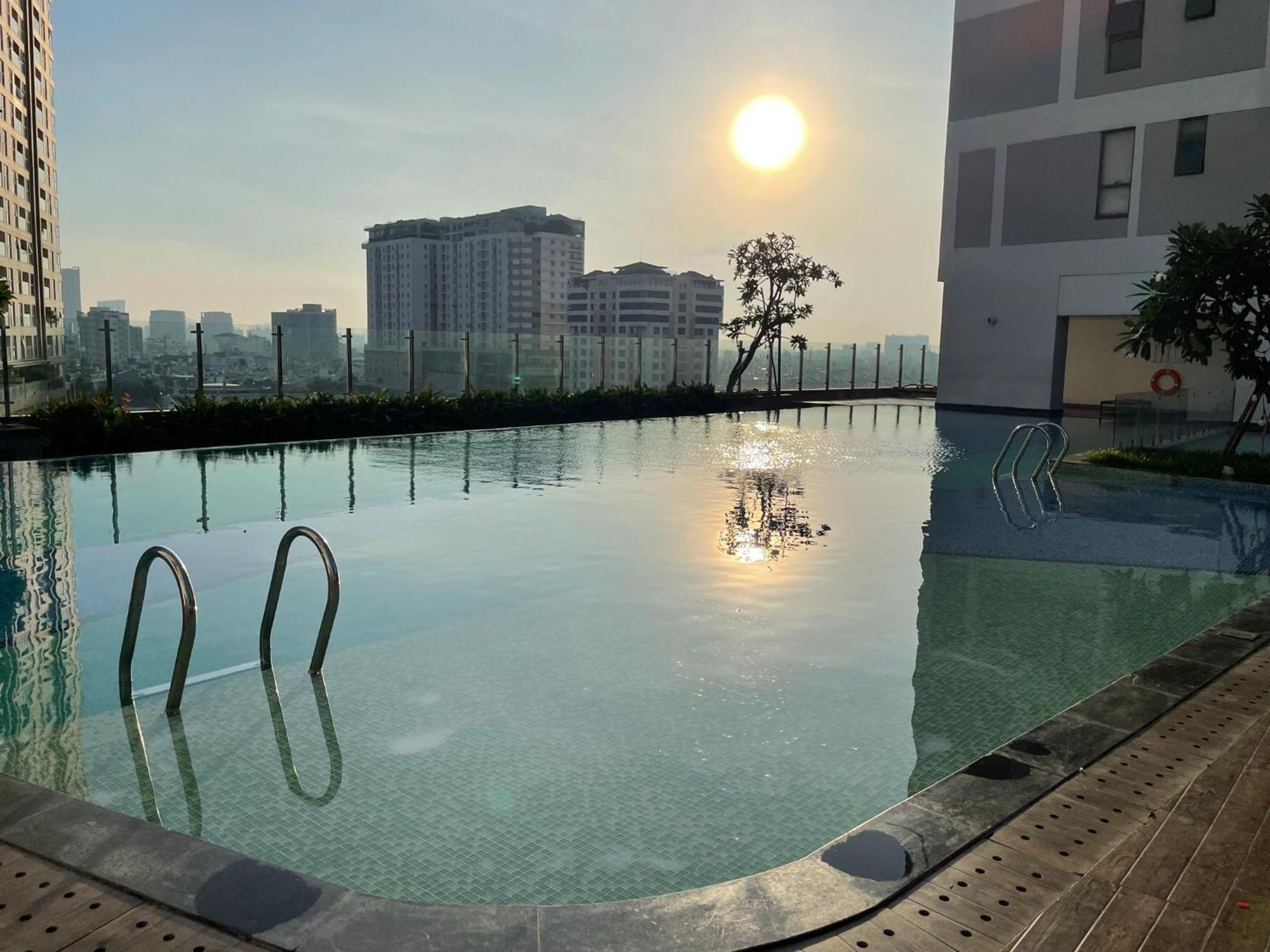 Rivergate Apartment