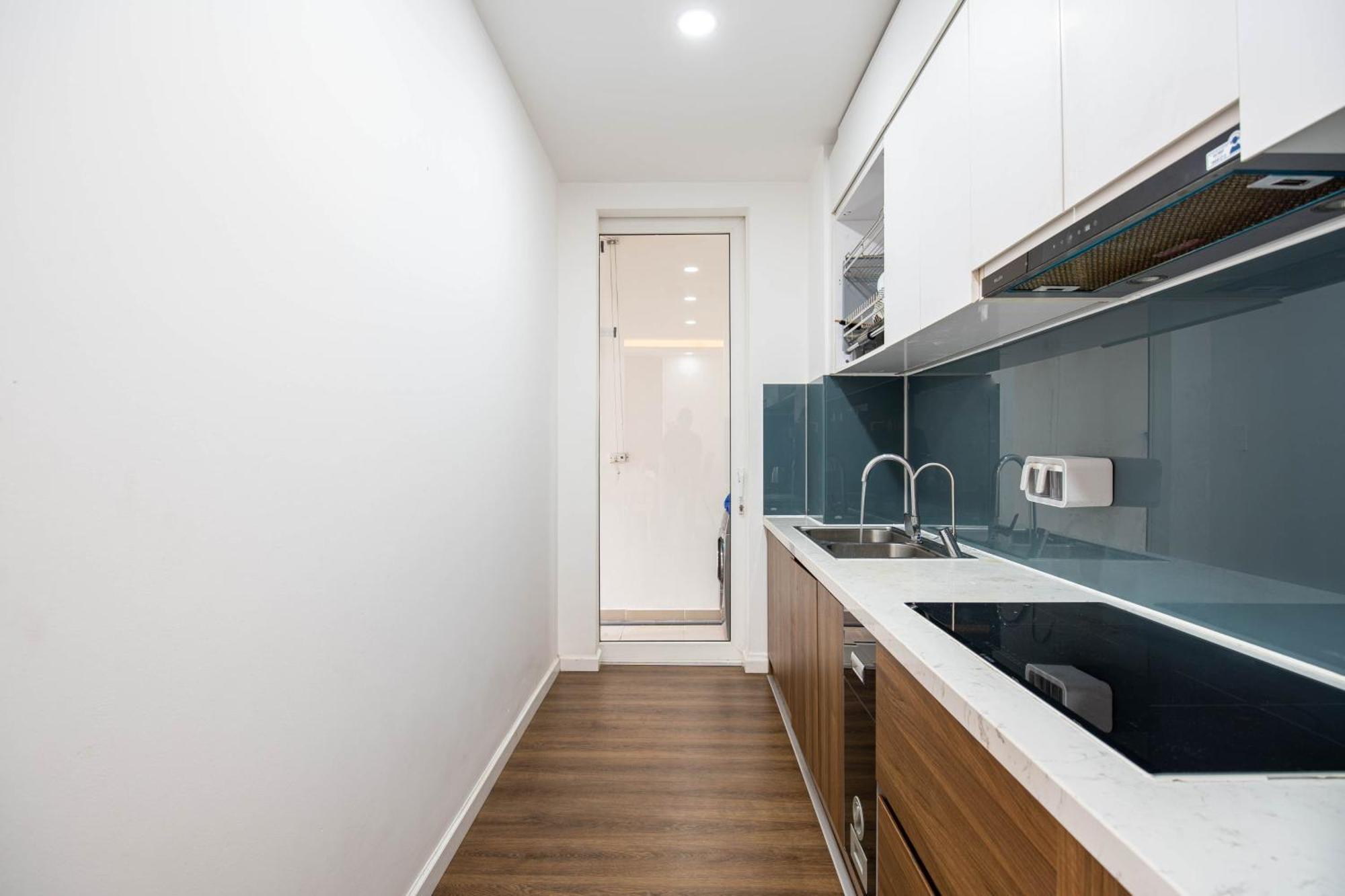 Luxstay Tan Son Nhat Airport Sky Center Apartment *