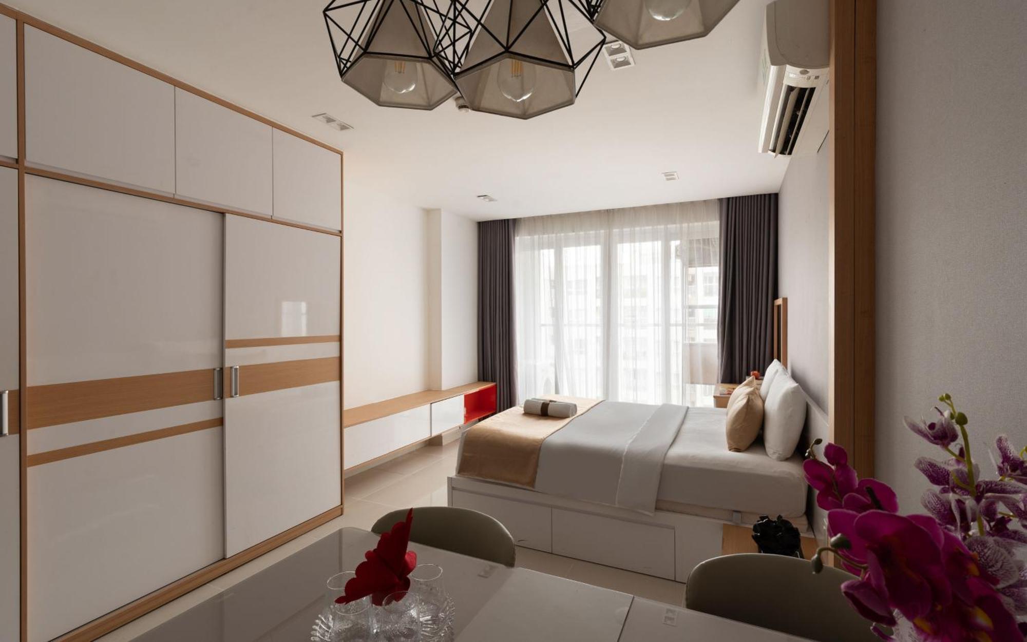 Luxstay Tan Son Nhat Airport Sky Center * Ho Chi Minh City