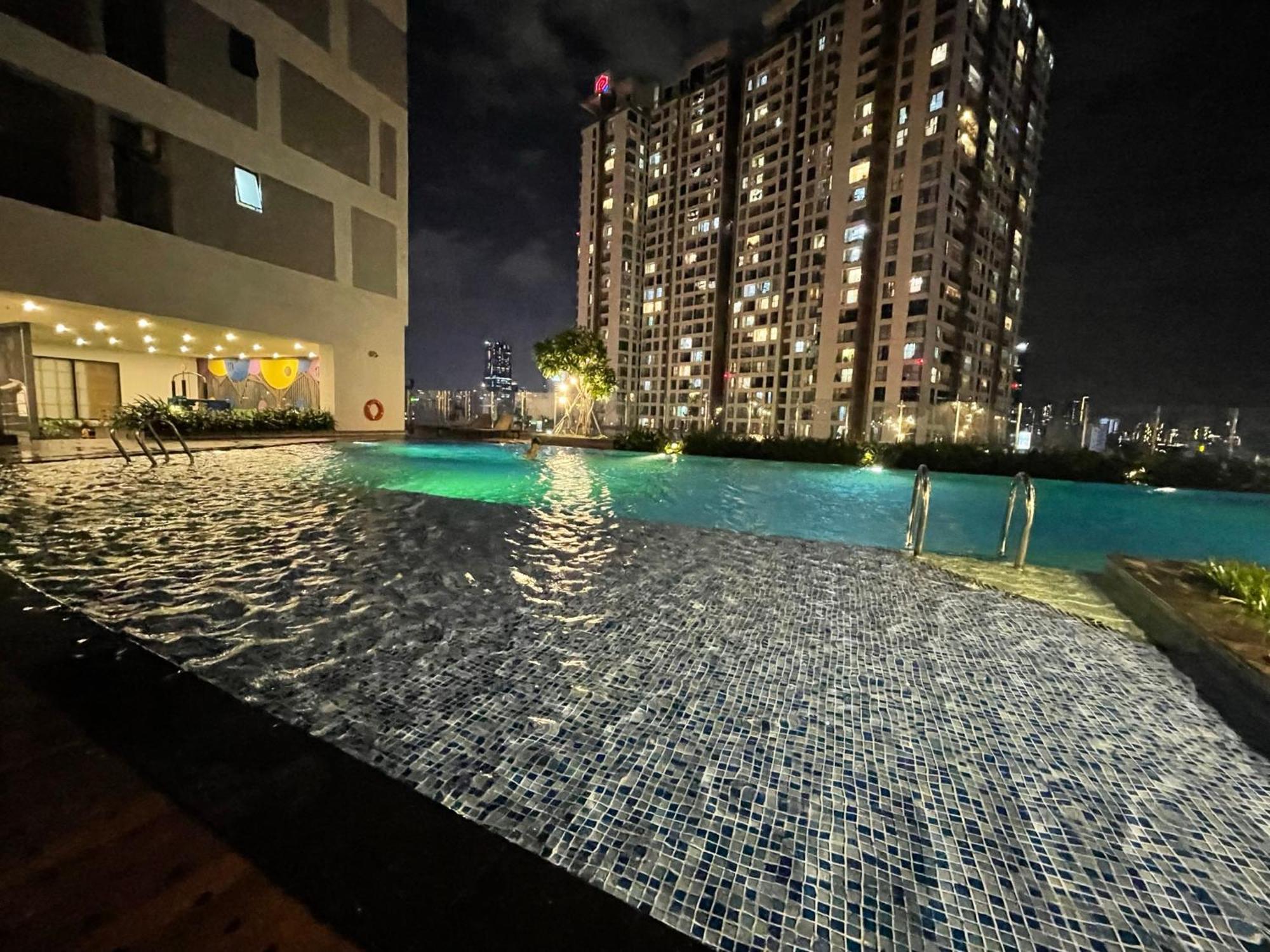 Rivergate Apartment